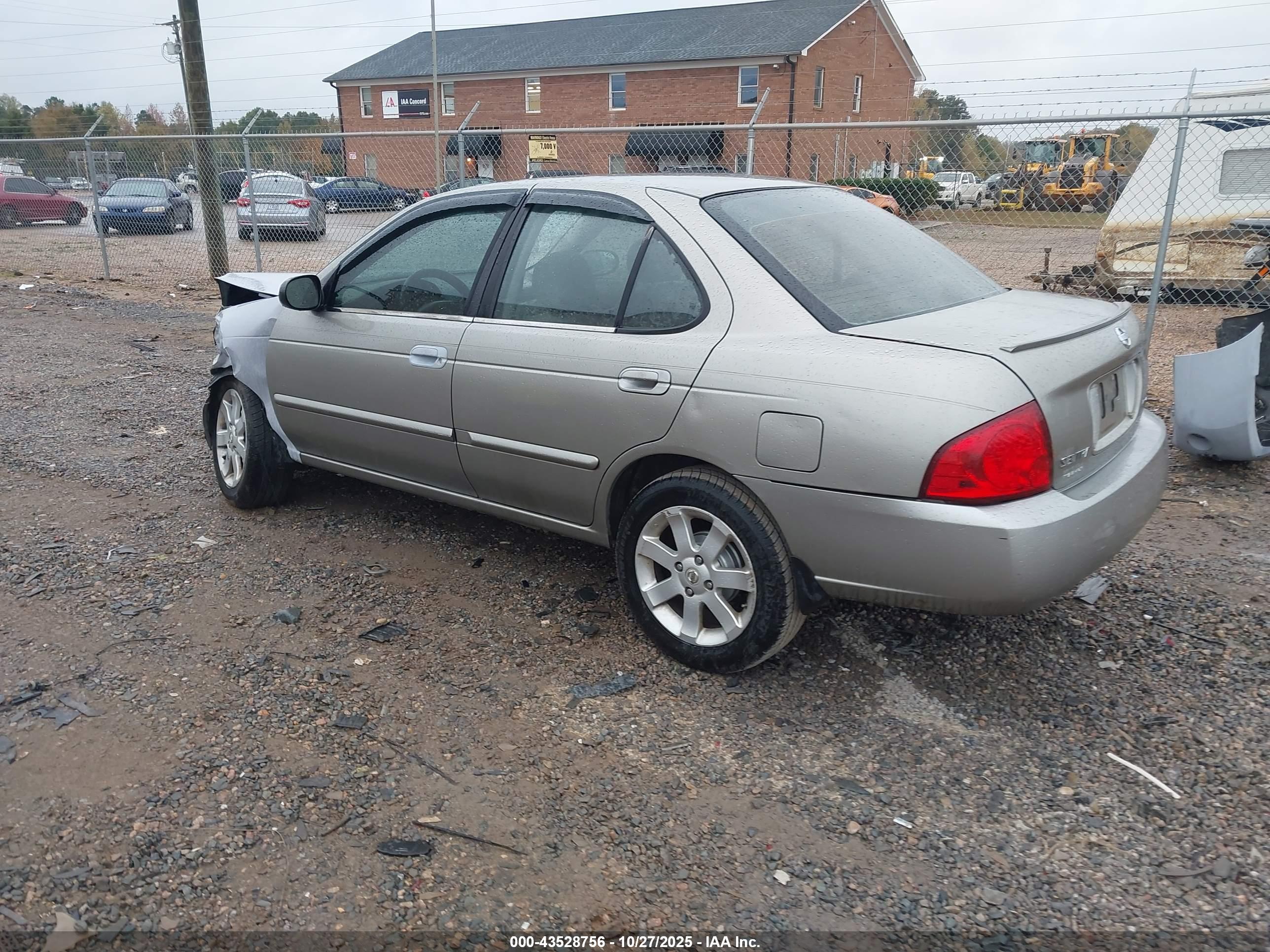 NISSAN SENTRA image 3