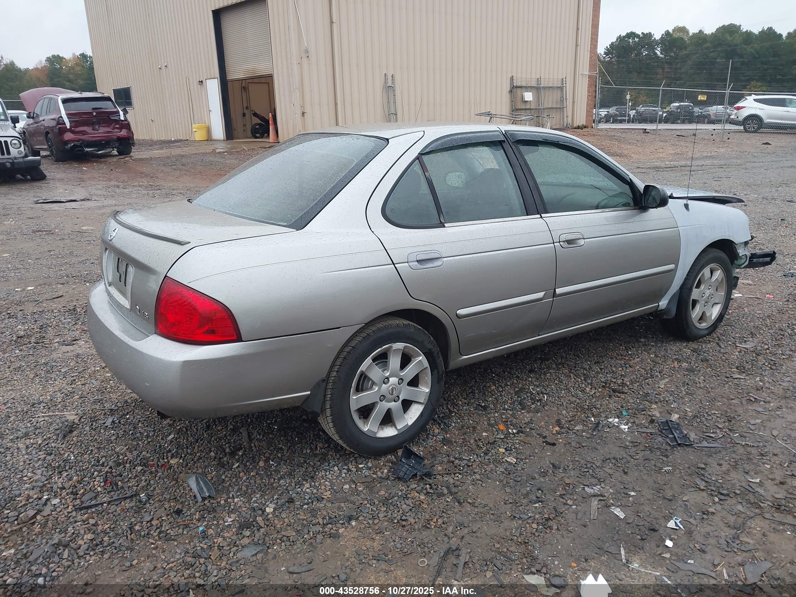 NISSAN SENTRA image 4