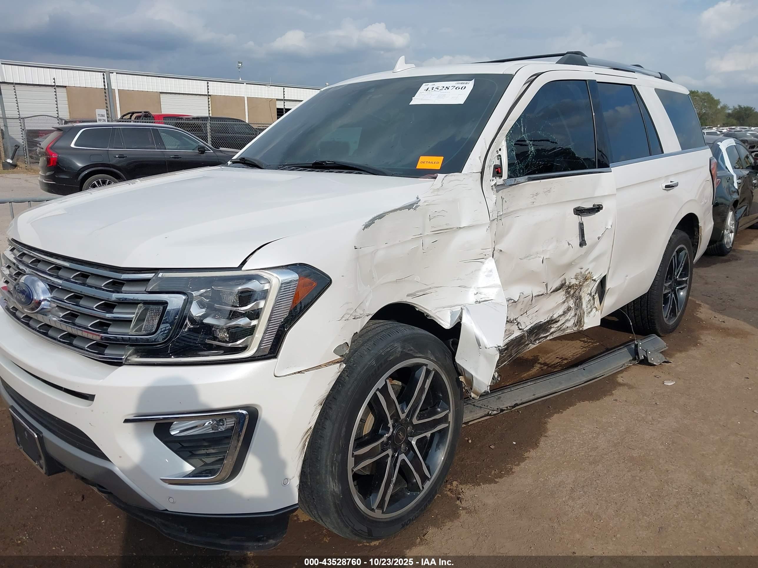 FORD EXPEDITION image 6