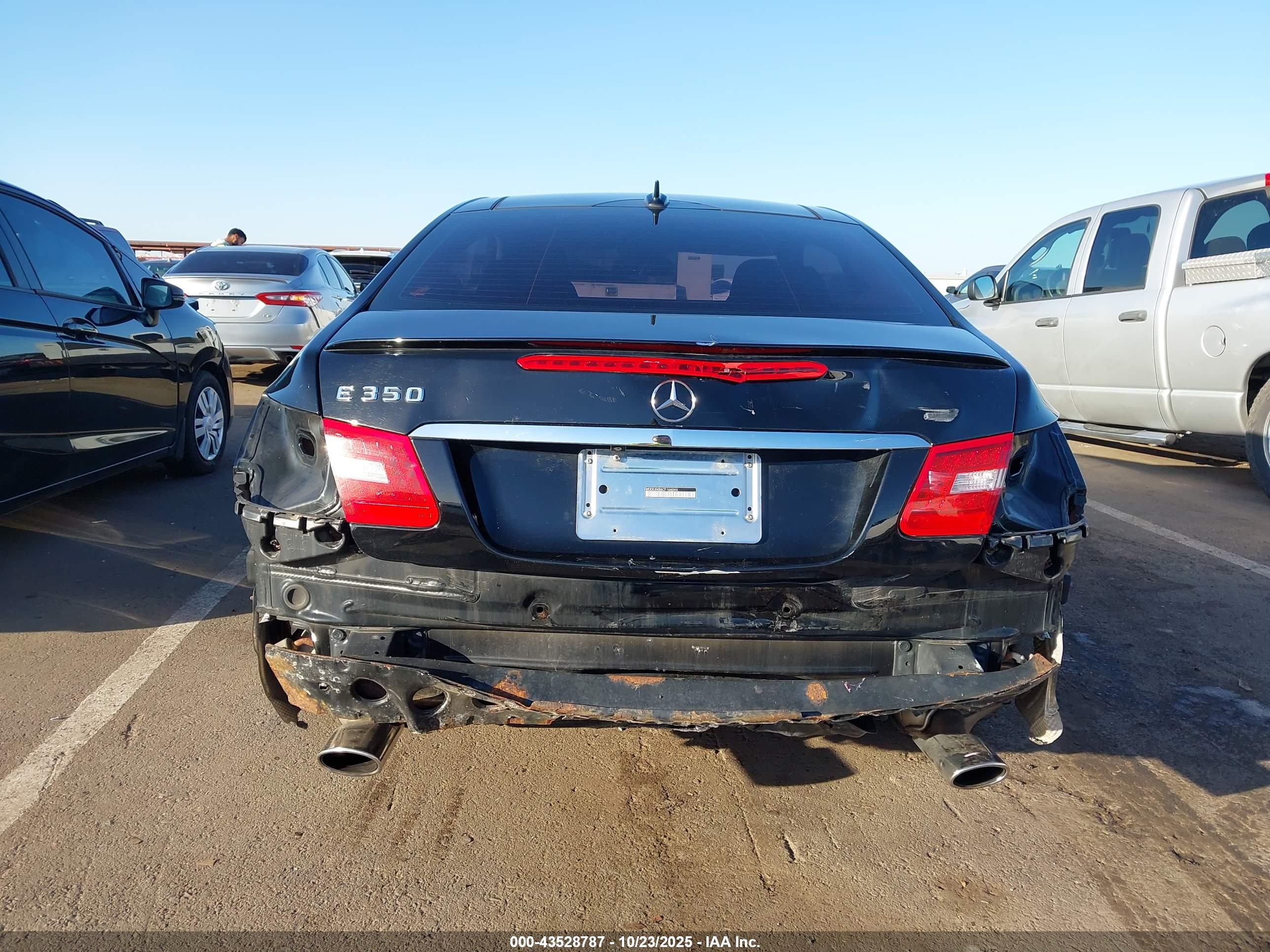 MERCEDES-BENZ E image 6