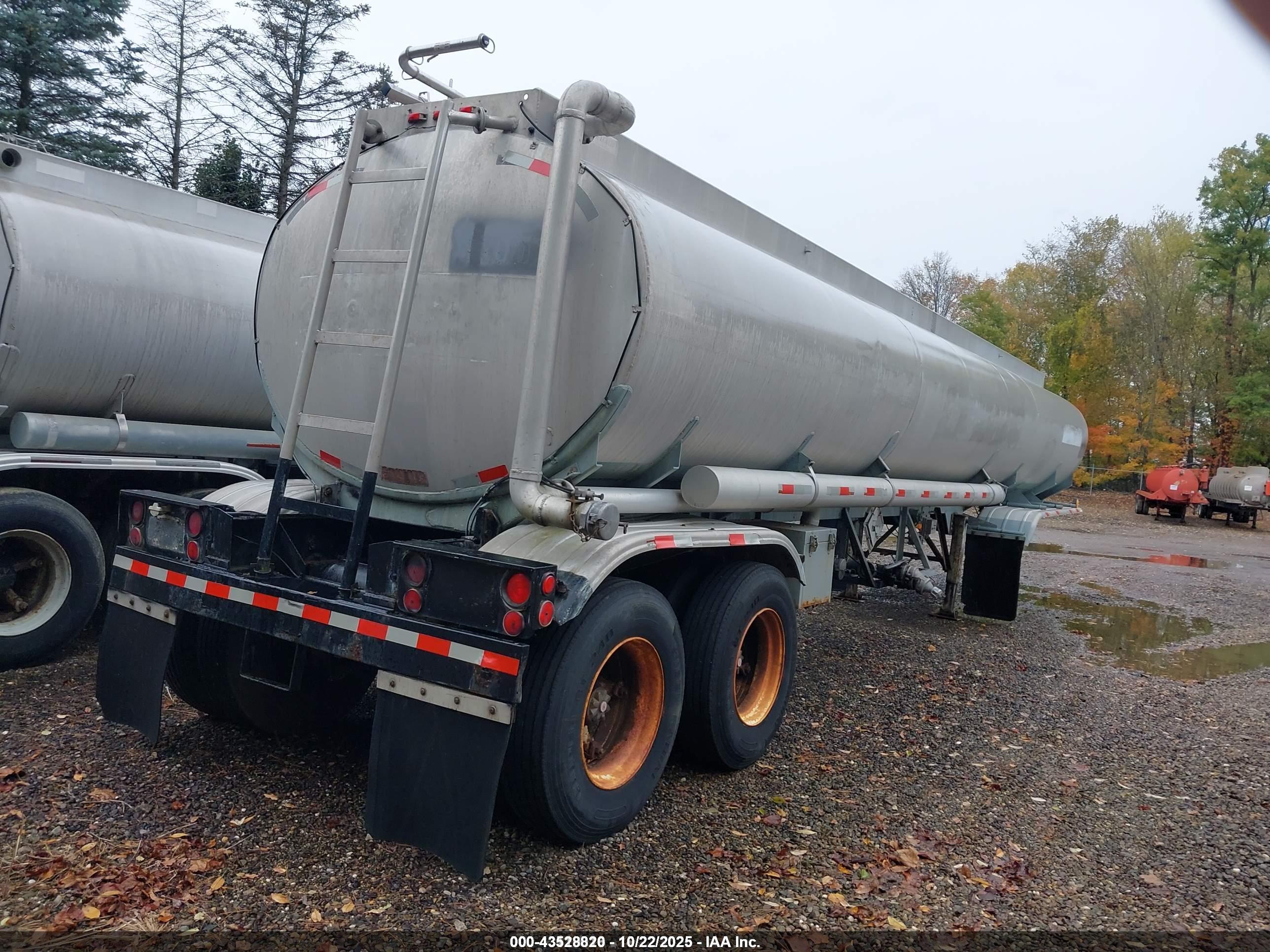 FRUEHAUF TANK image 4