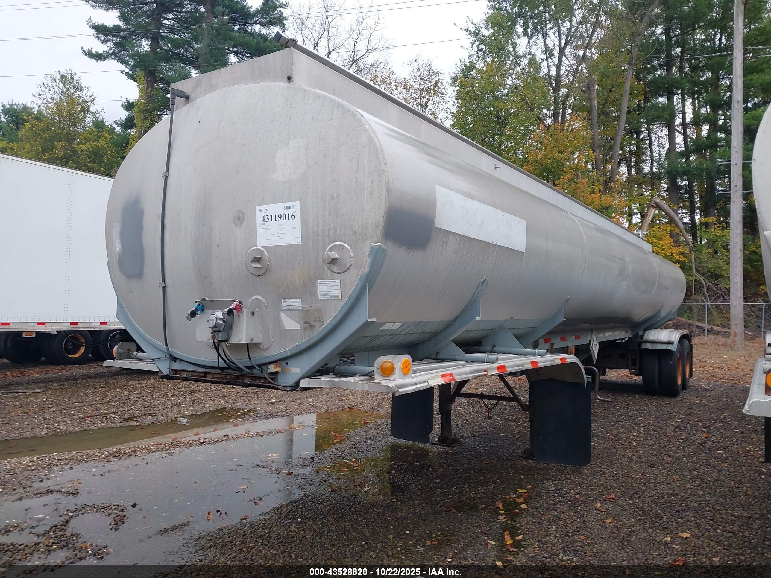 FRUEHAUF TANK image 6