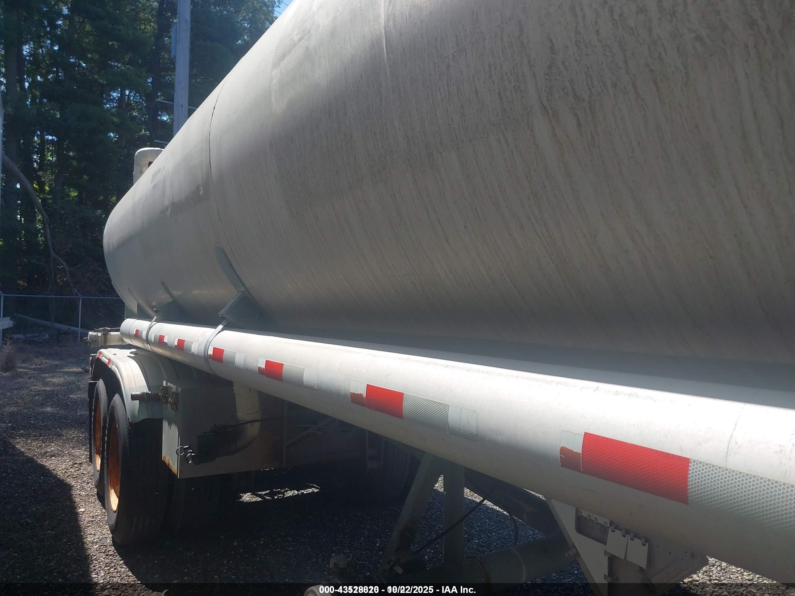 FRUEHAUF TANK image 8