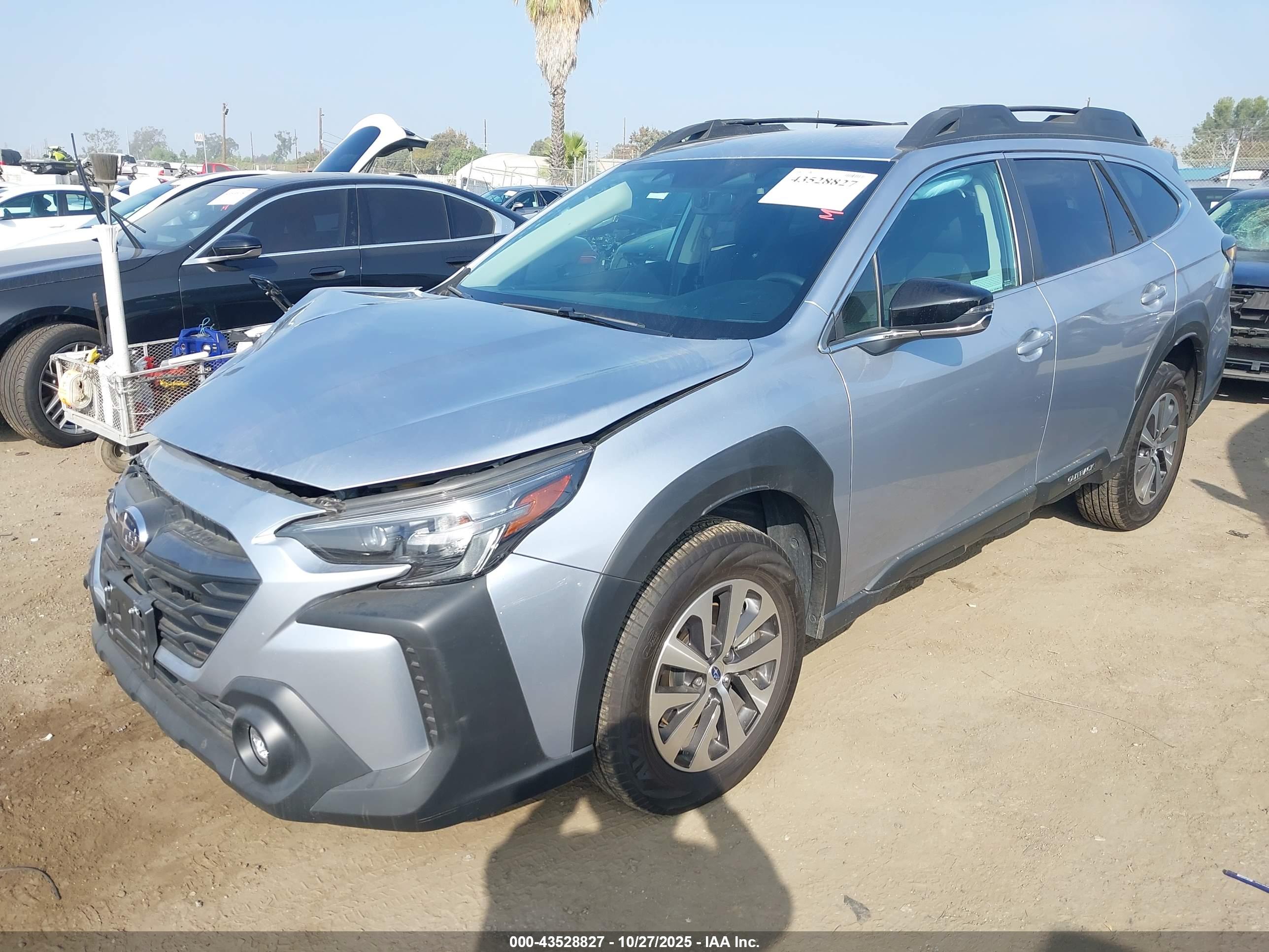 SUBARU OUTBACK image 2
