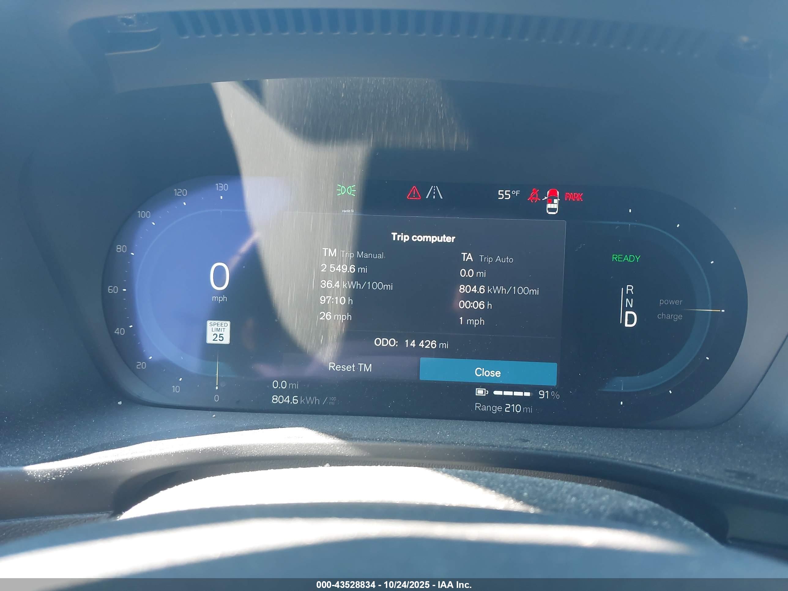 VOLVO XC40 image 7