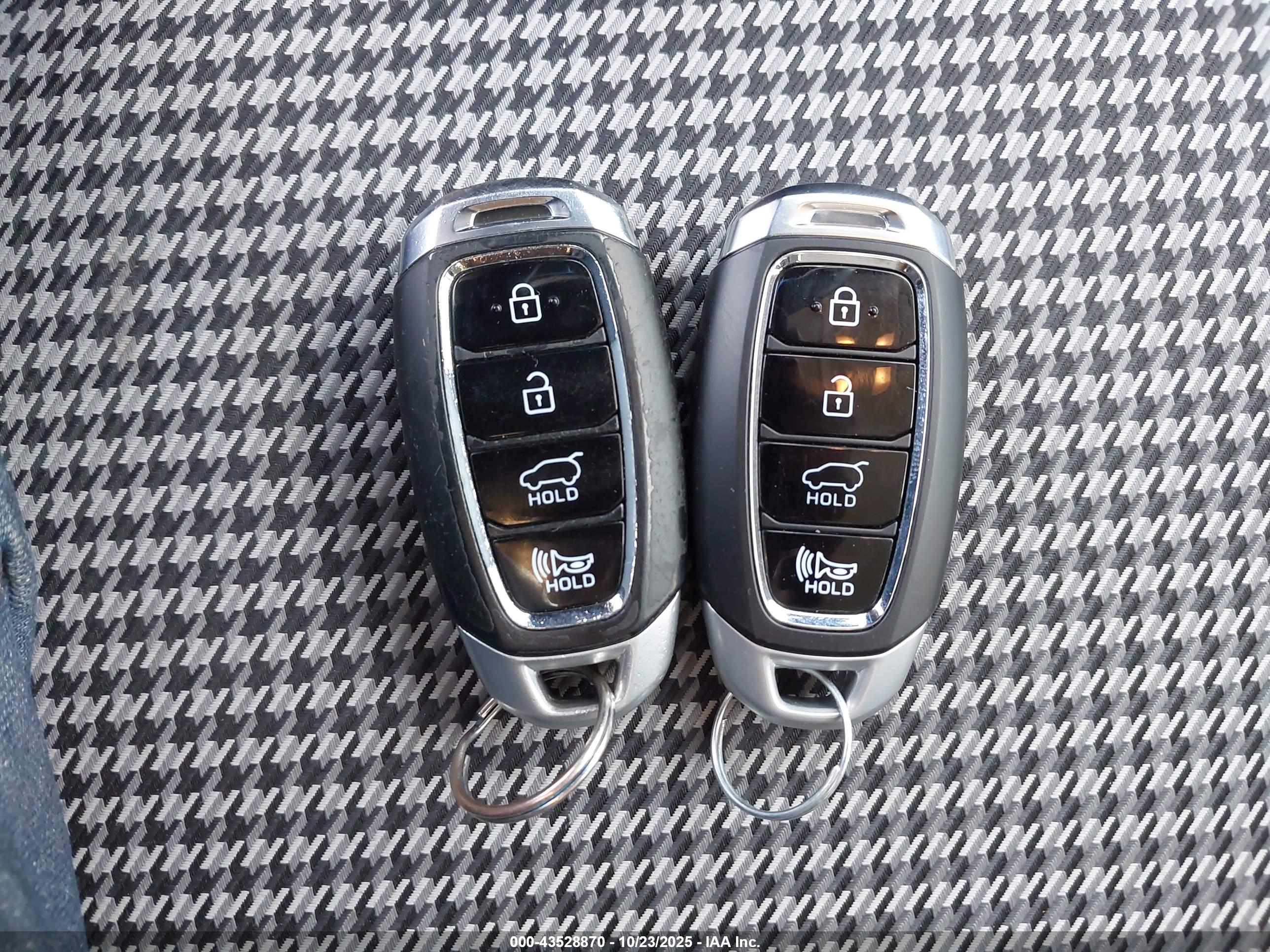 HYUNDAI KONA image 11