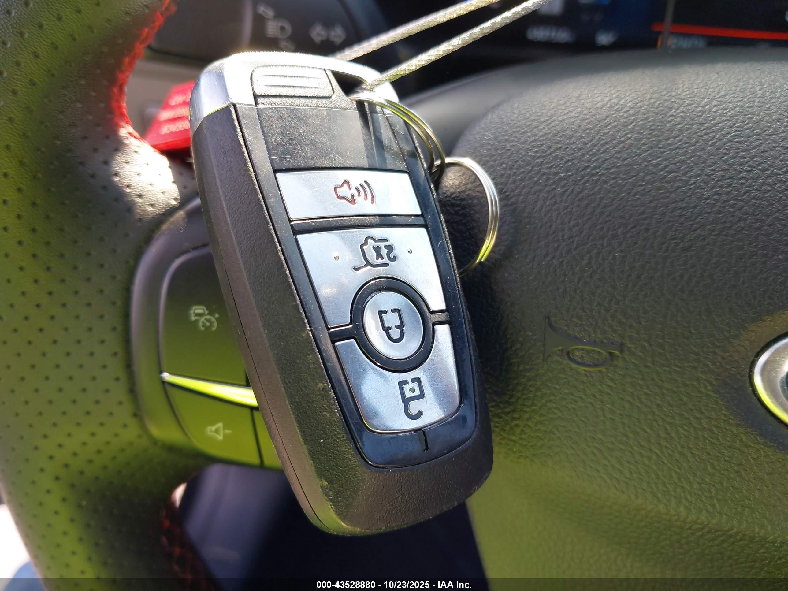 FORD ESCAPE image 11