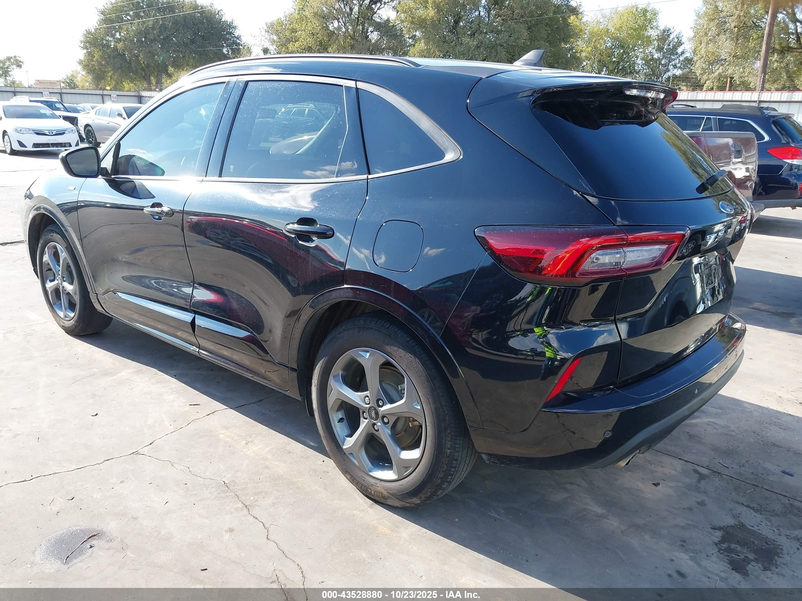 FORD ESCAPE image 3