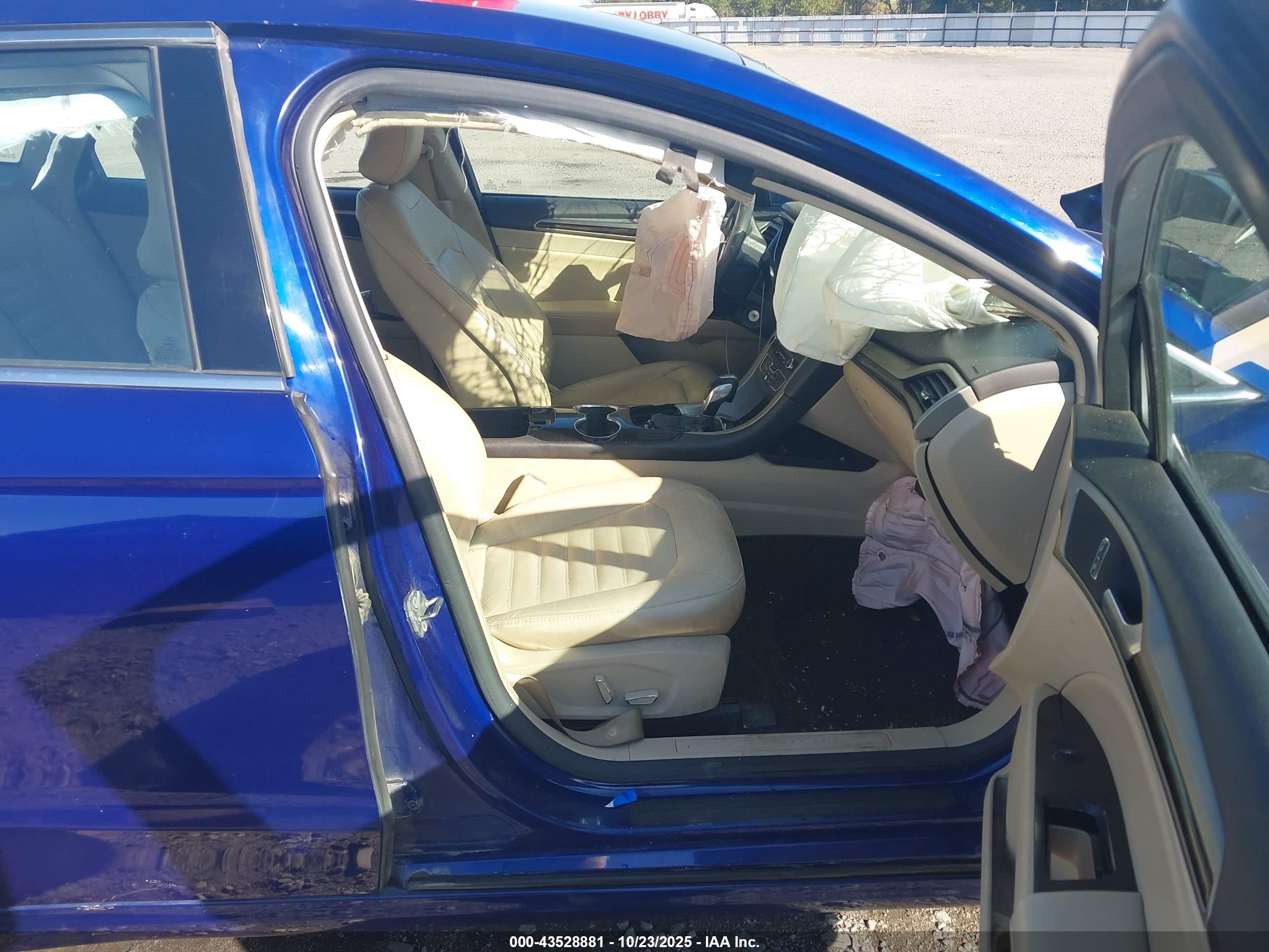 FORD FUSION image 5