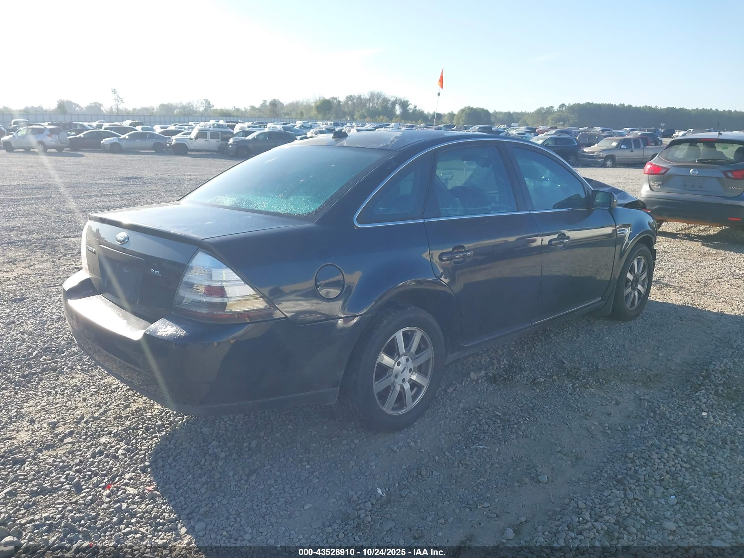 FORD TAURUS image 4