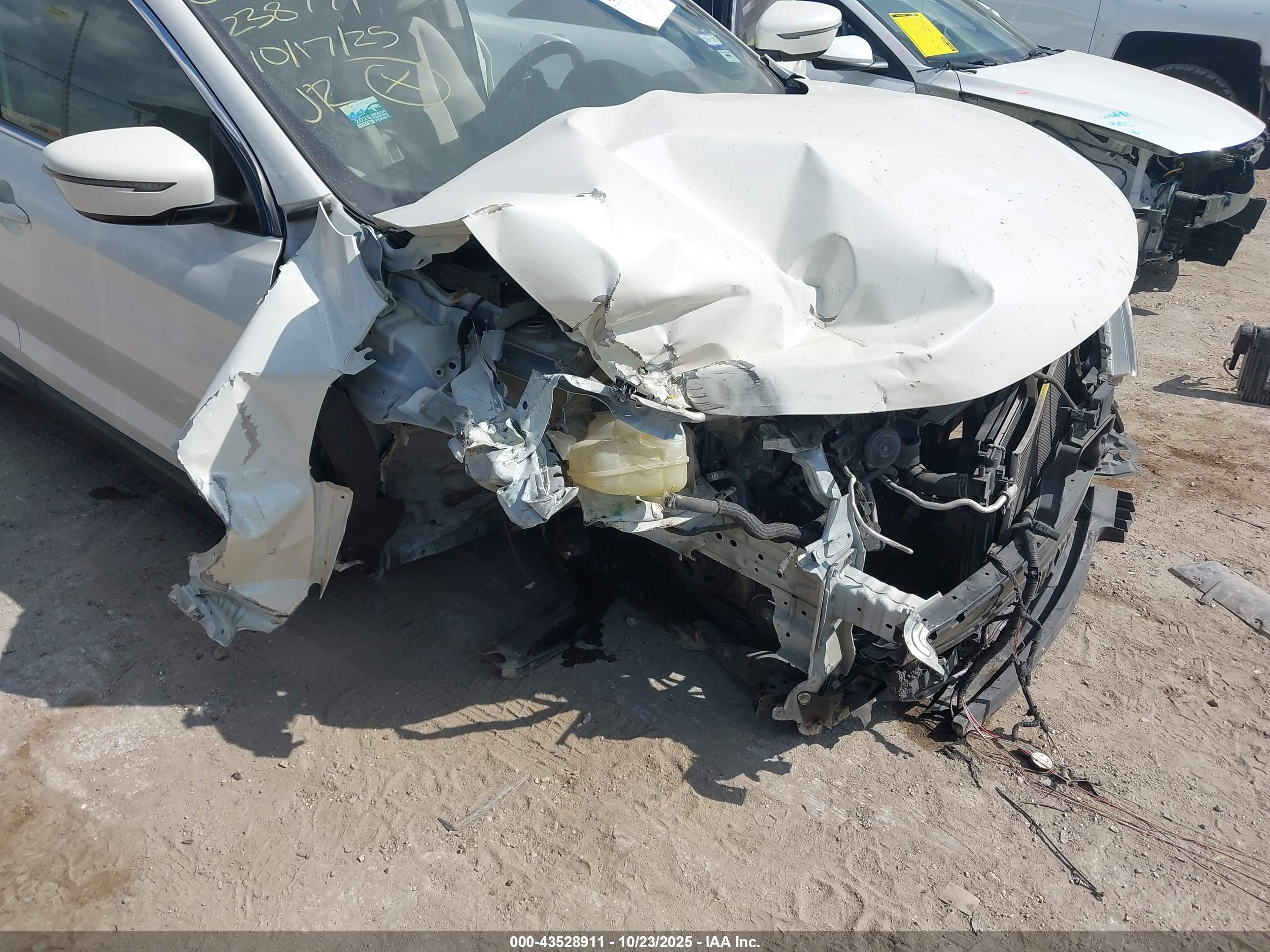 NISSAN ROGUE image 6