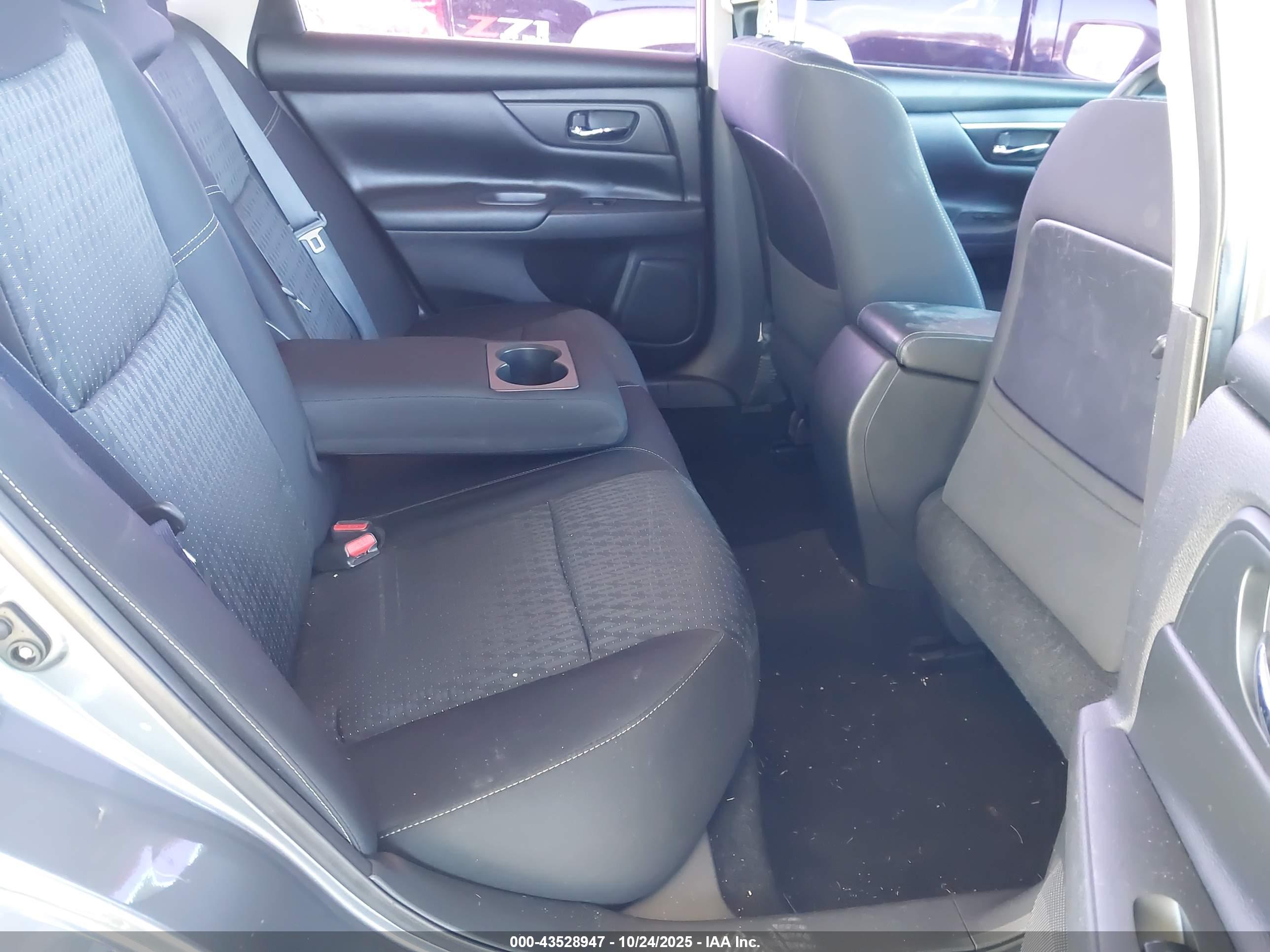 NISSAN ALTIMA image 8
