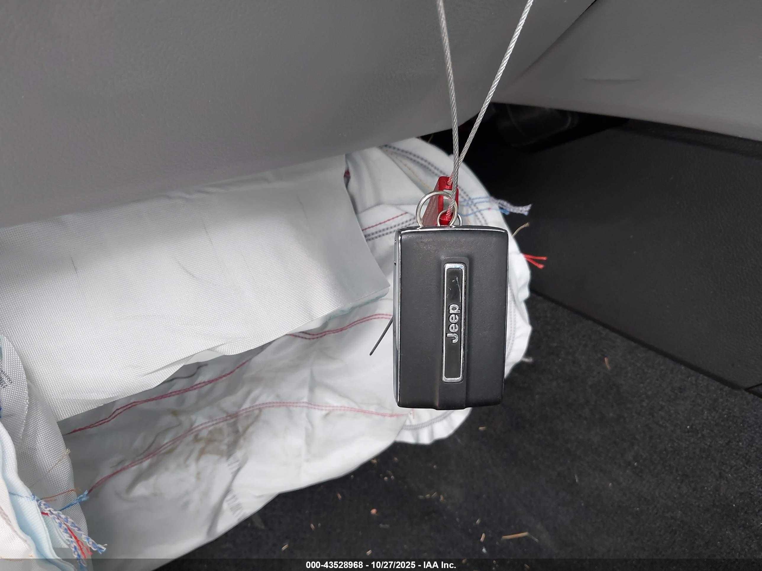 JEEP GRAND image 11