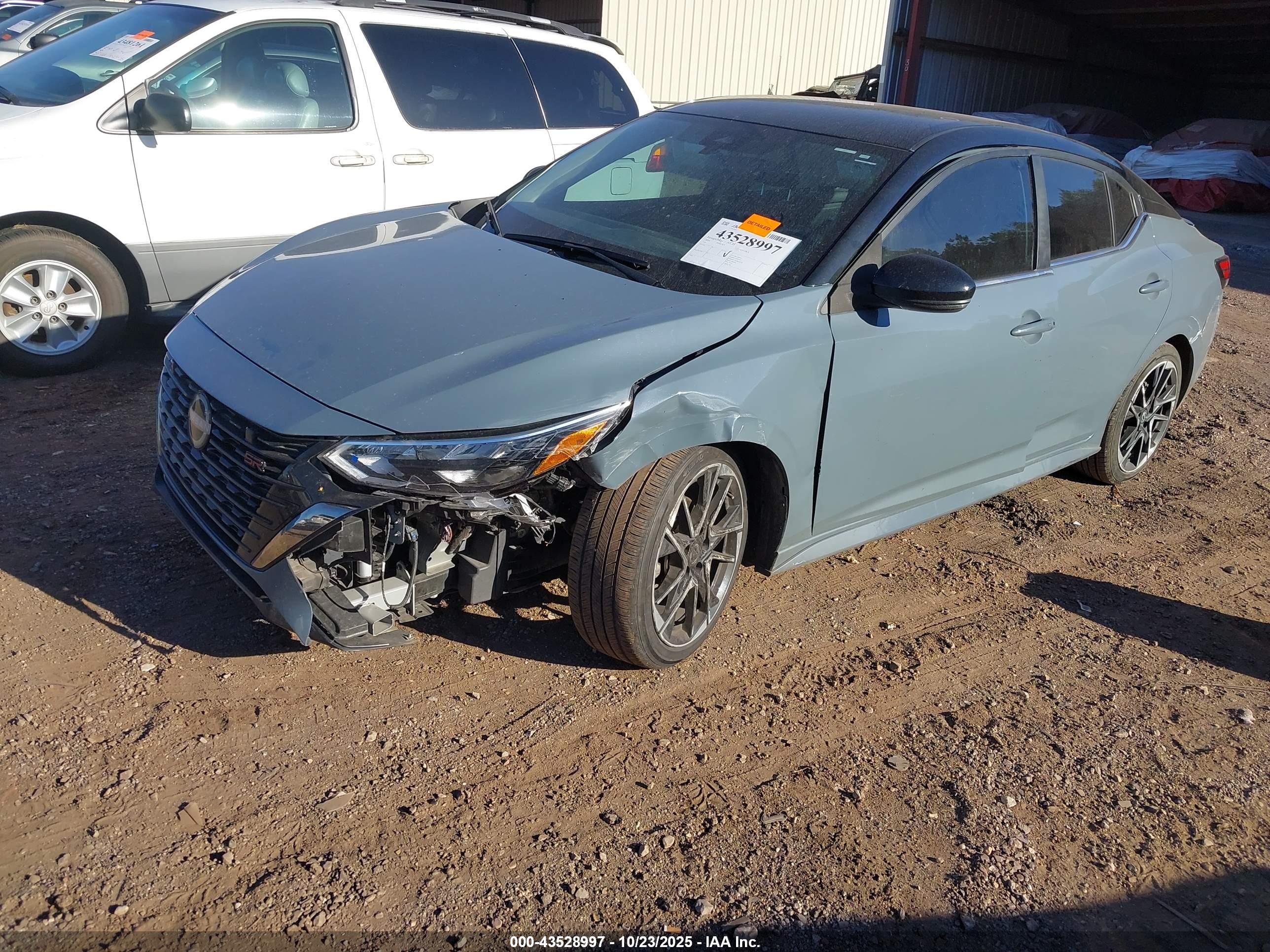 NISSAN SENTRA image 2