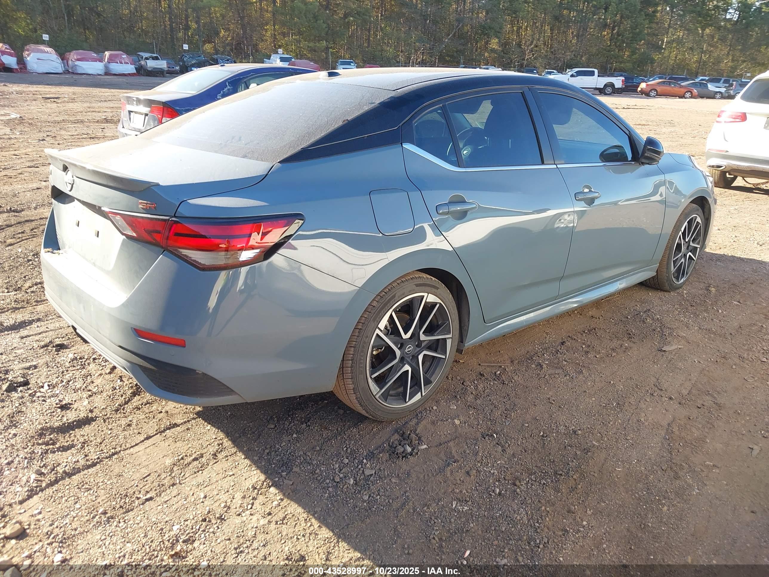 NISSAN SENTRA image 4