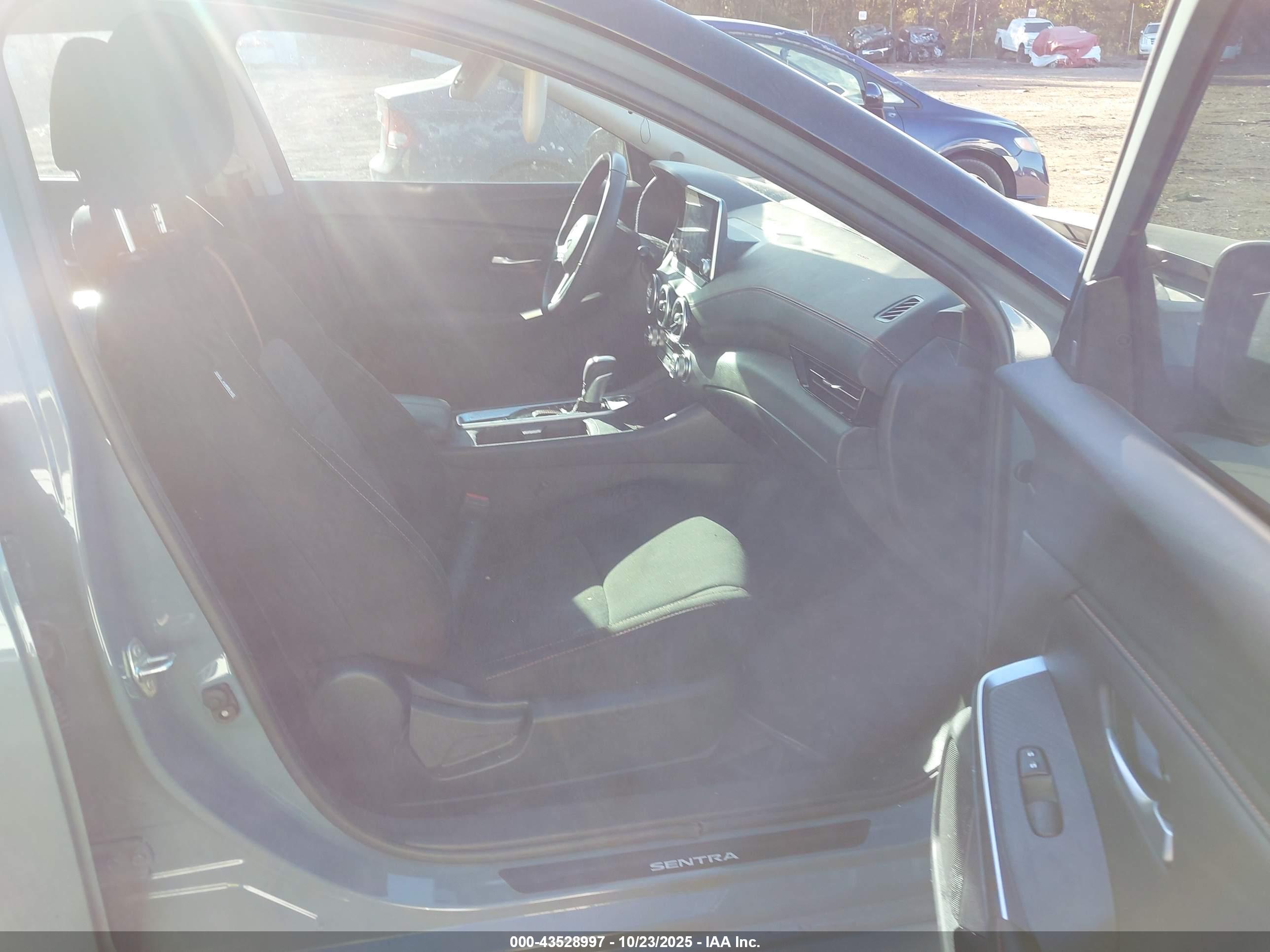 NISSAN SENTRA image 5