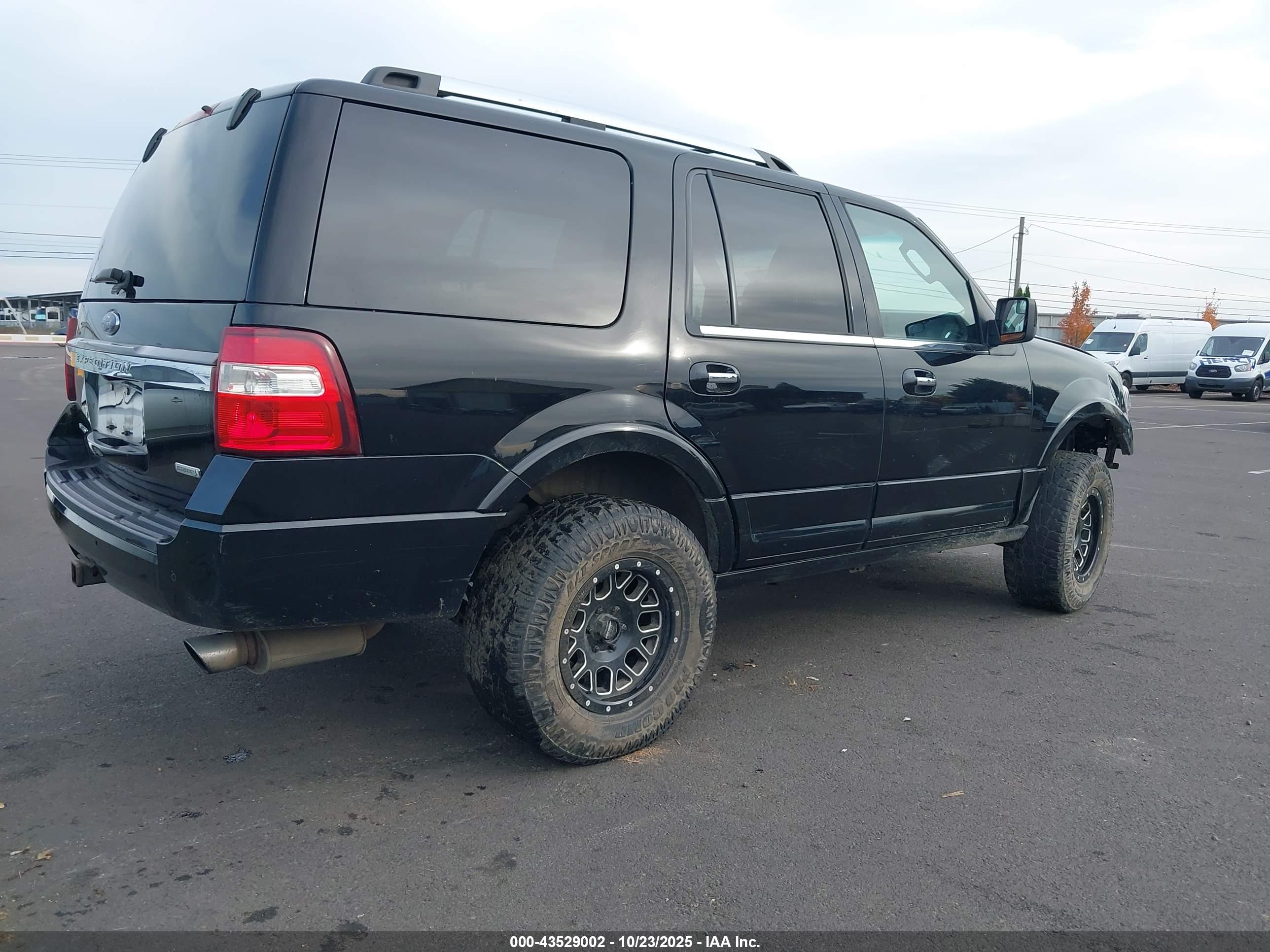FORD EXPEDITION image 4