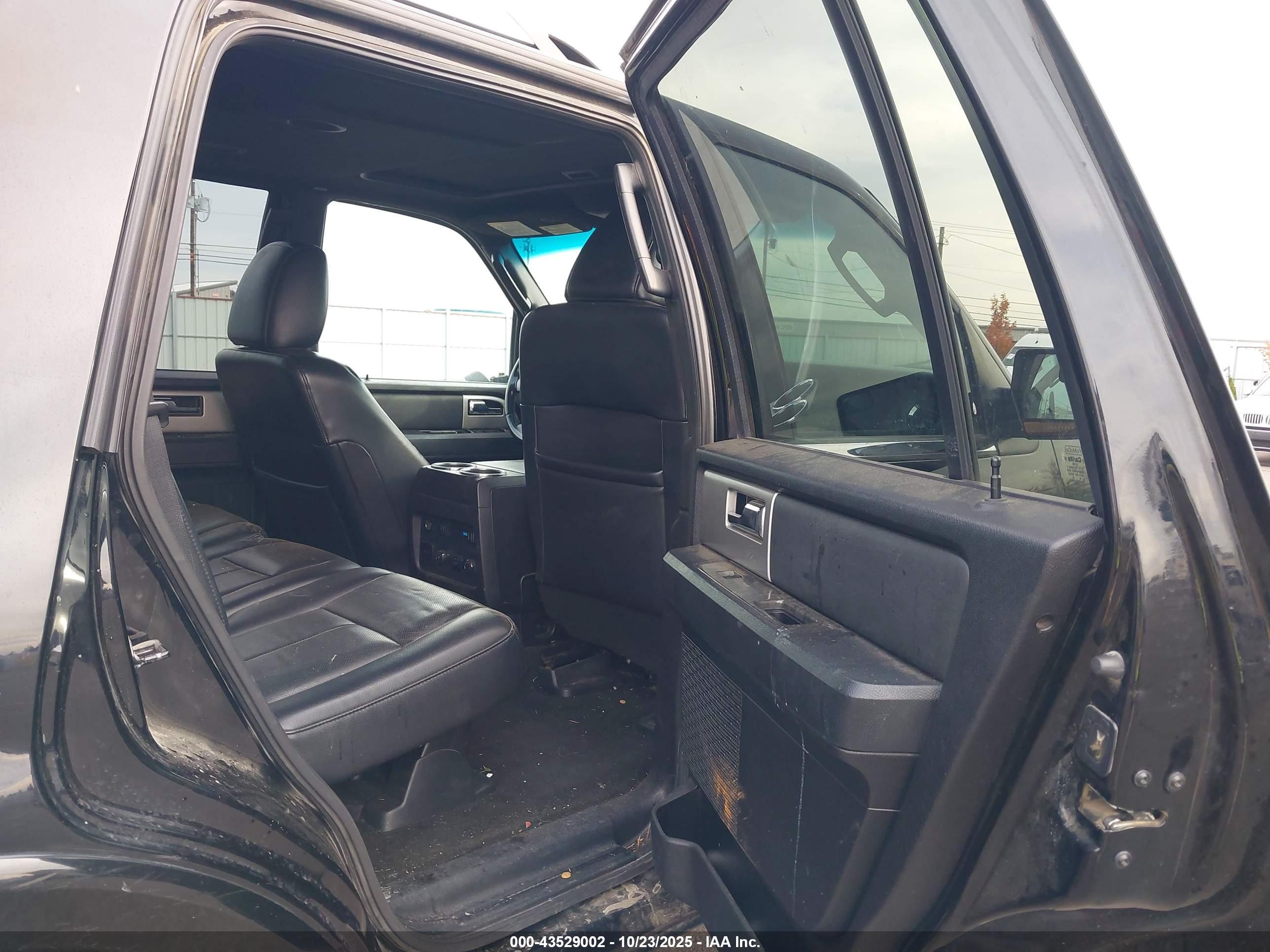 FORD EXPEDITION image 8