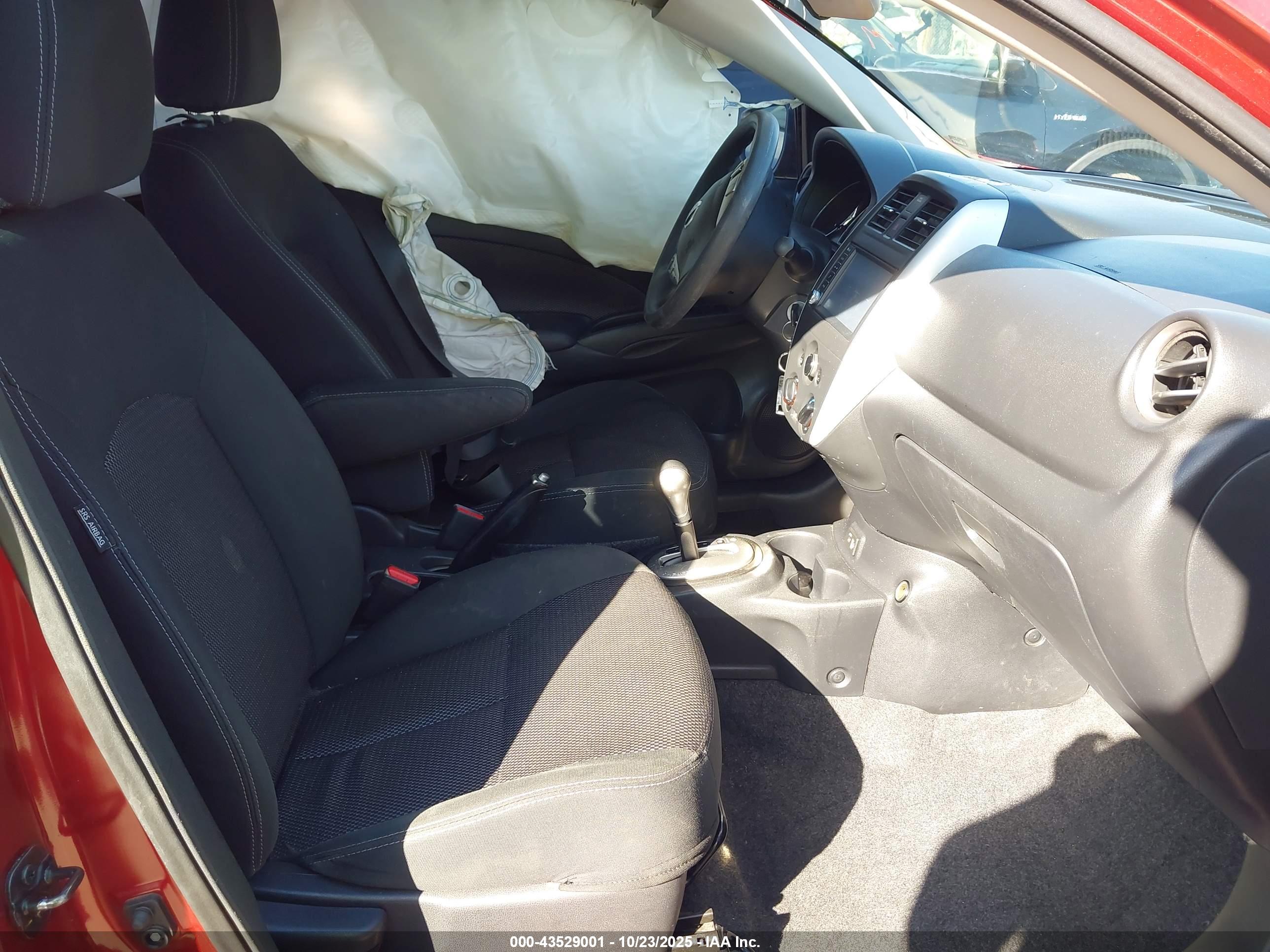 NISSAN VERSA image 5