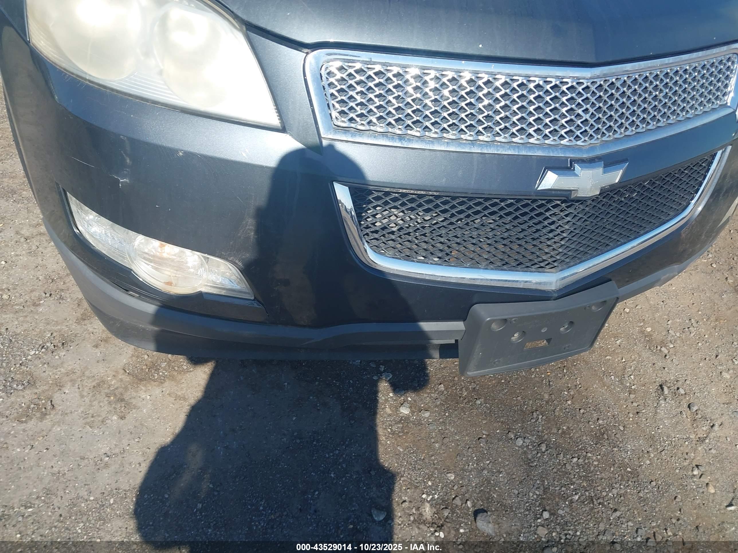 CHEVROLET TRAVERSE image 6