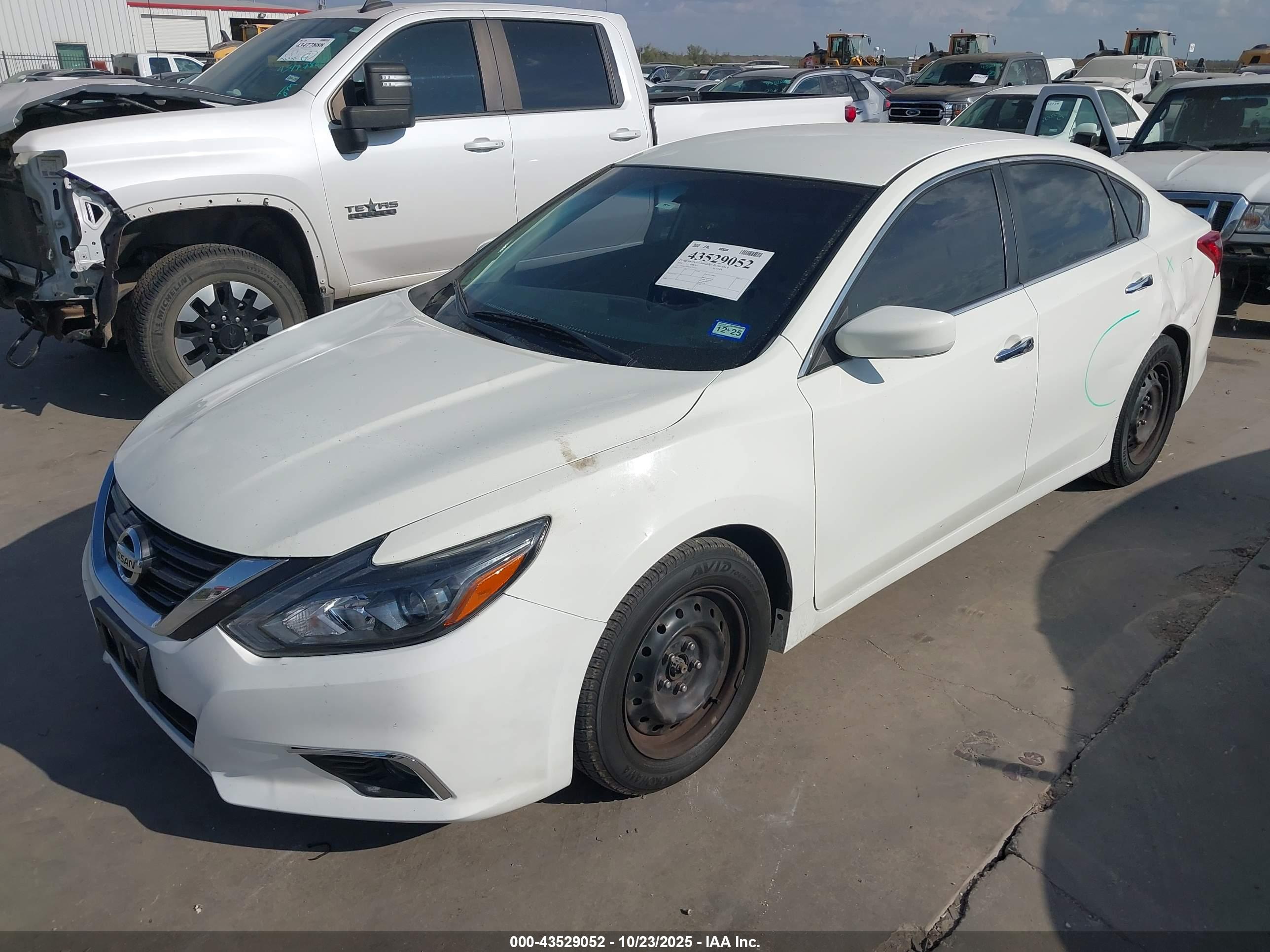 NISSAN ALTIMA image 2