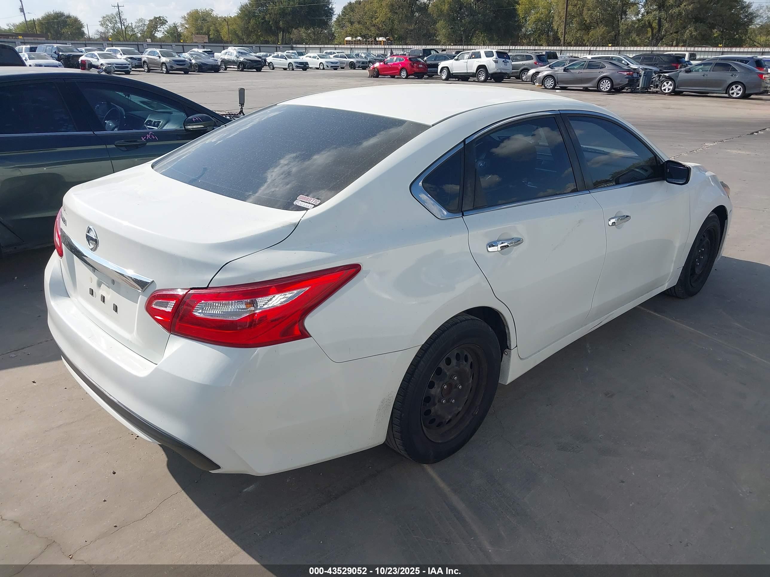 NISSAN ALTIMA image 4
