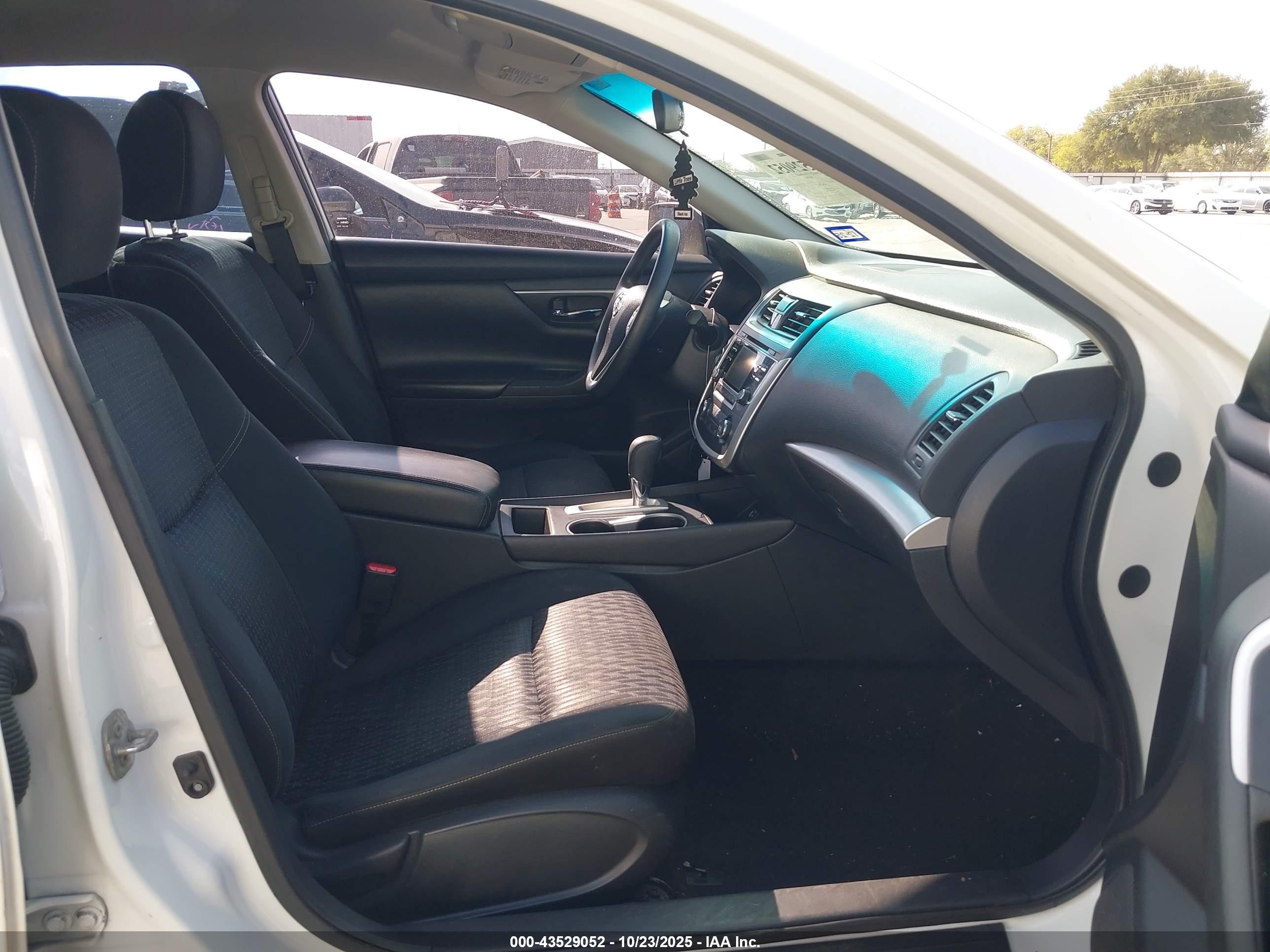 NISSAN ALTIMA image 5