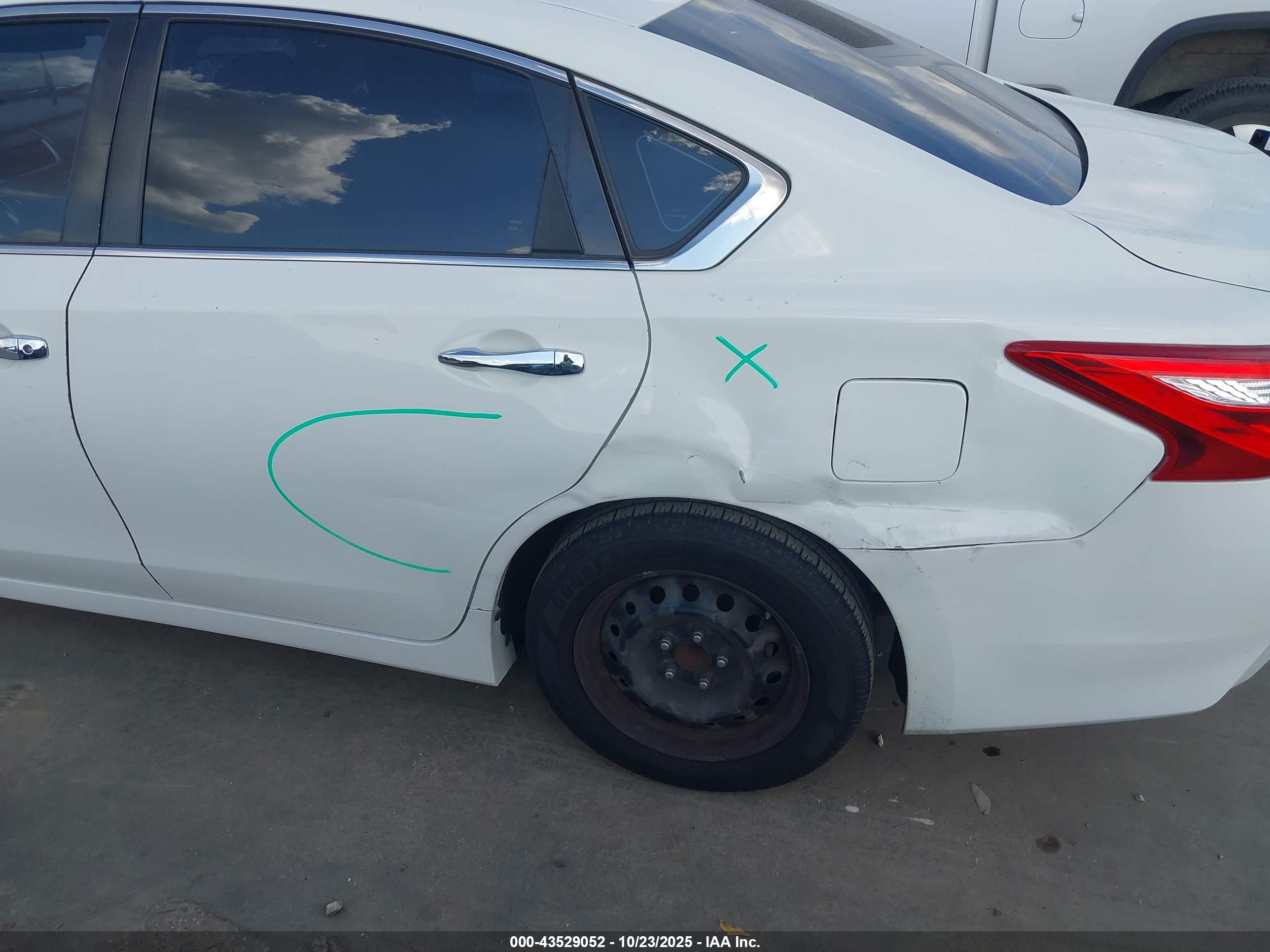 NISSAN ALTIMA image 6