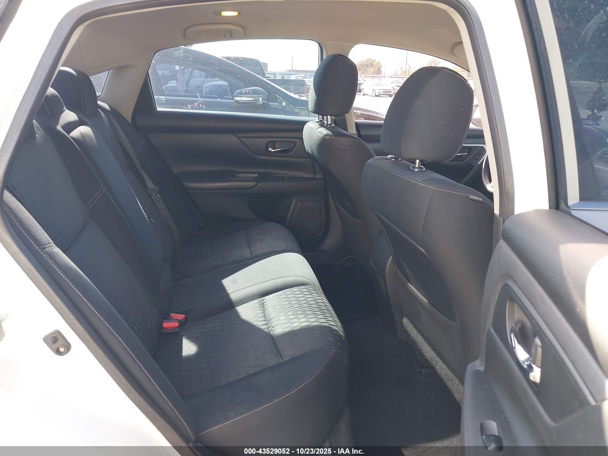 NISSAN ALTIMA image 8