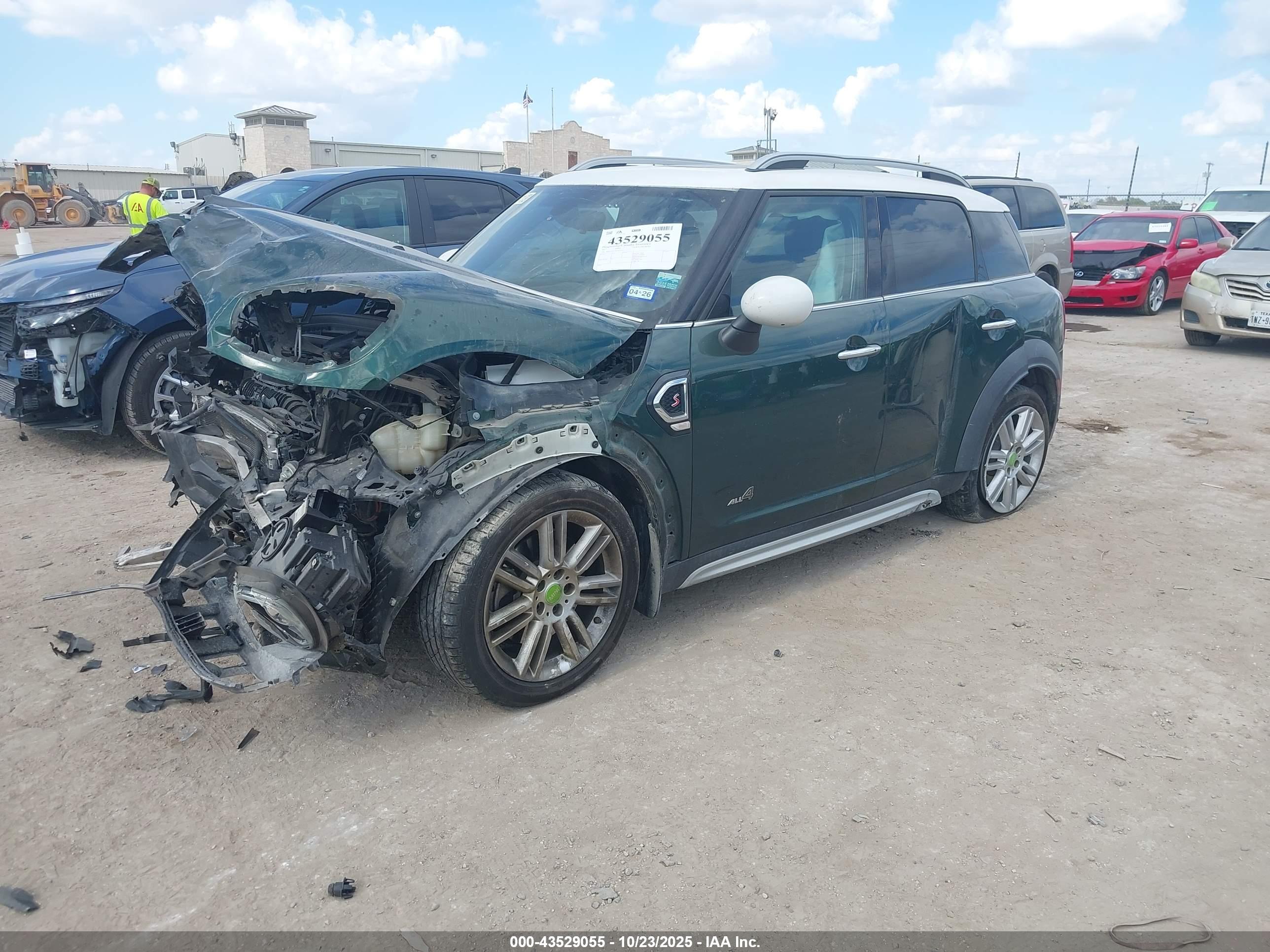 MINI COUNTRYMAN image 2