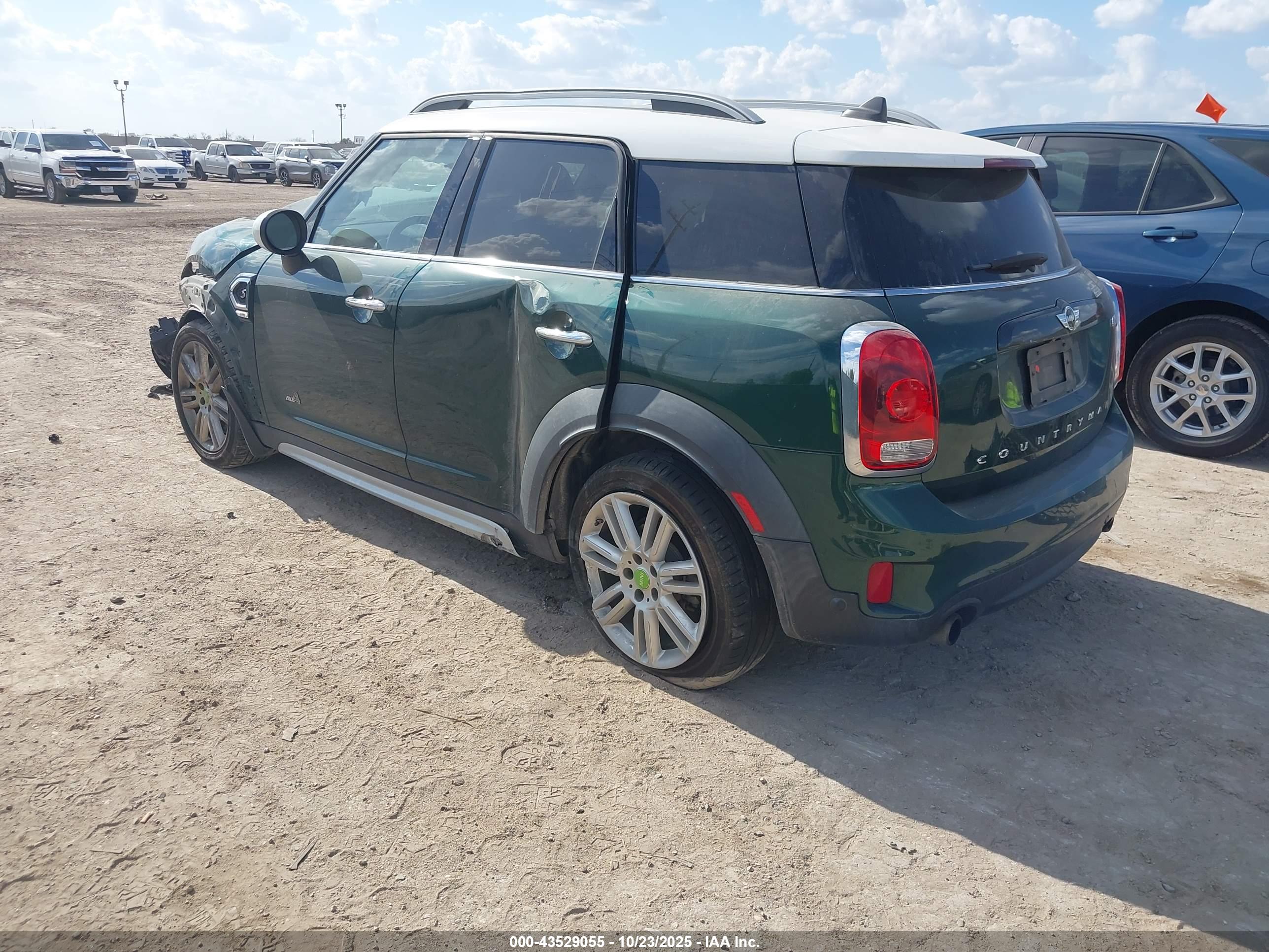 MINI COUNTRYMAN image 3