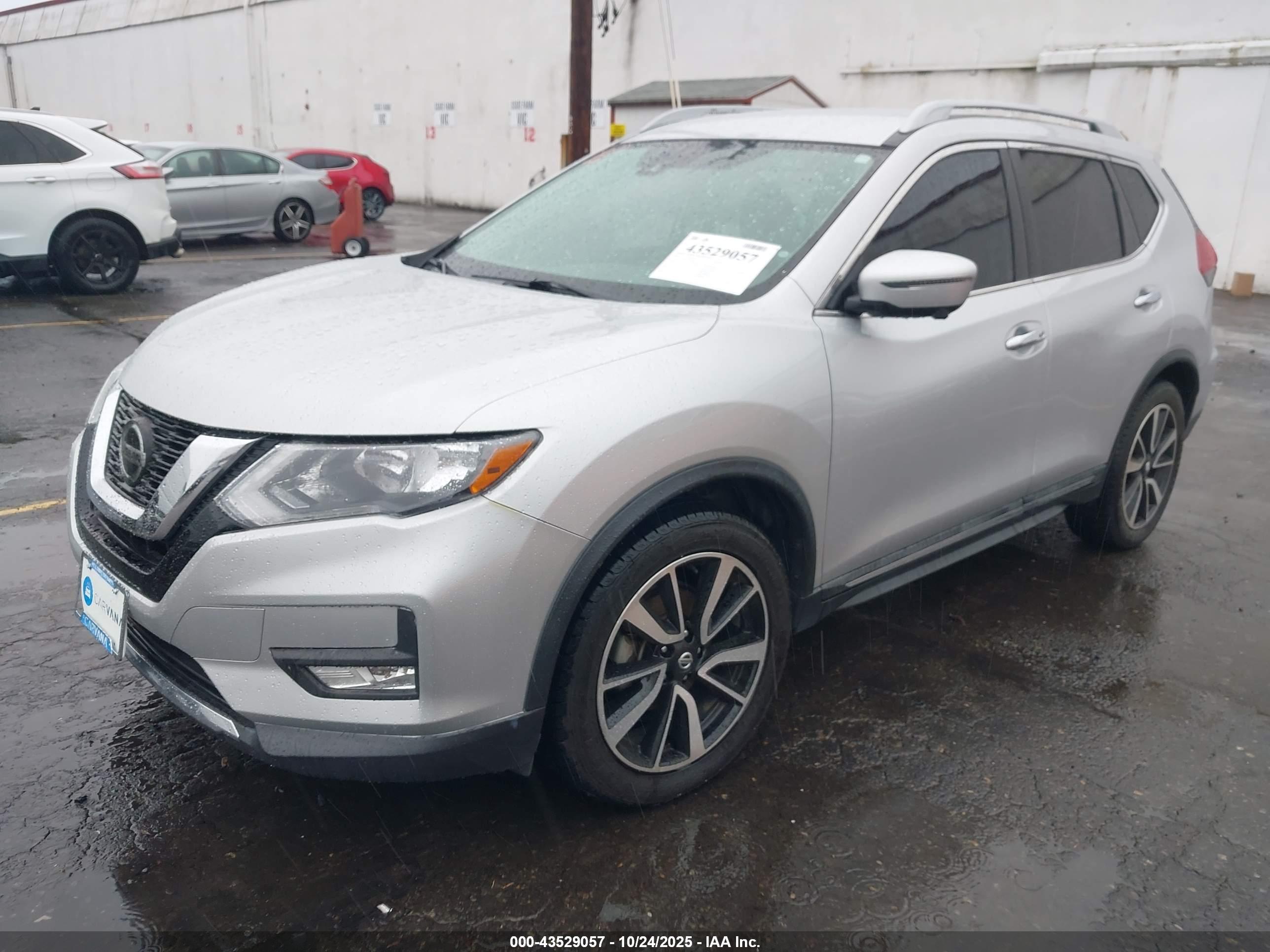 NISSAN ROGUE image 2
