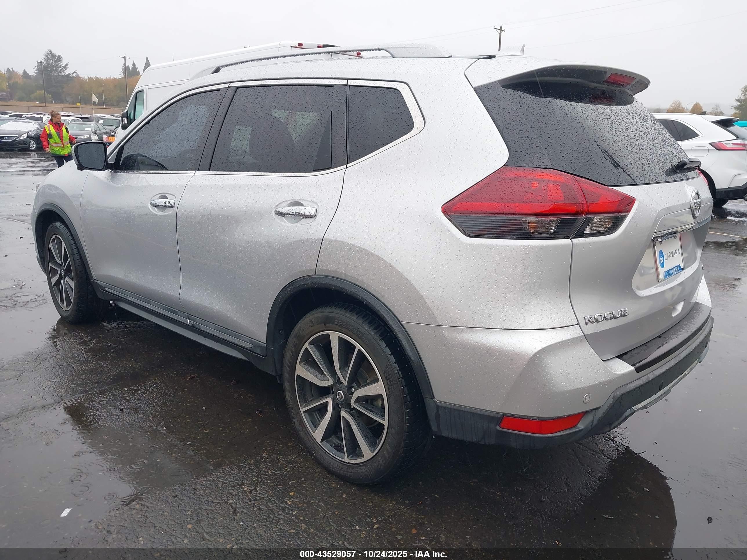NISSAN ROGUE image 3