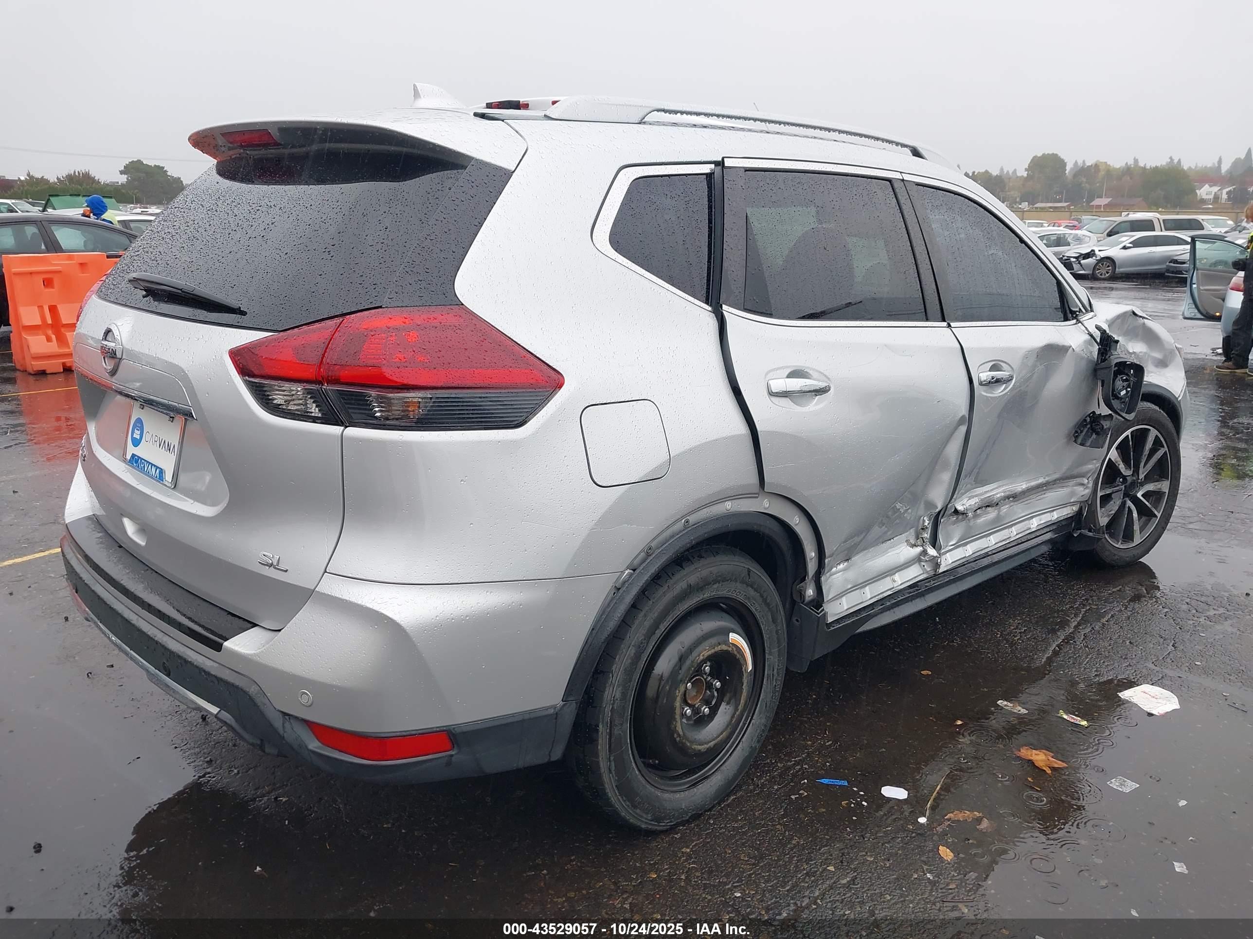 NISSAN ROGUE image 4