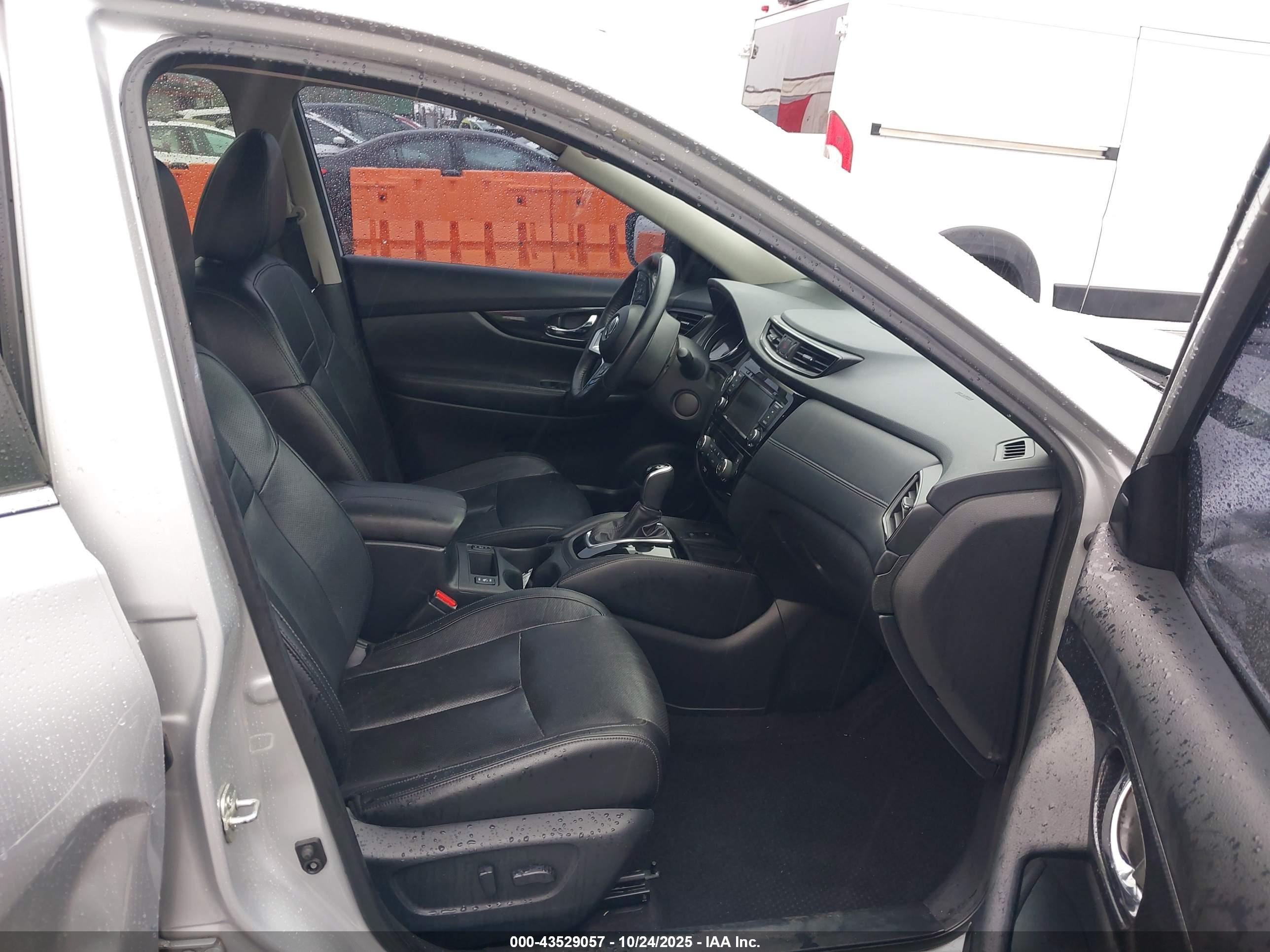 NISSAN ROGUE image 5