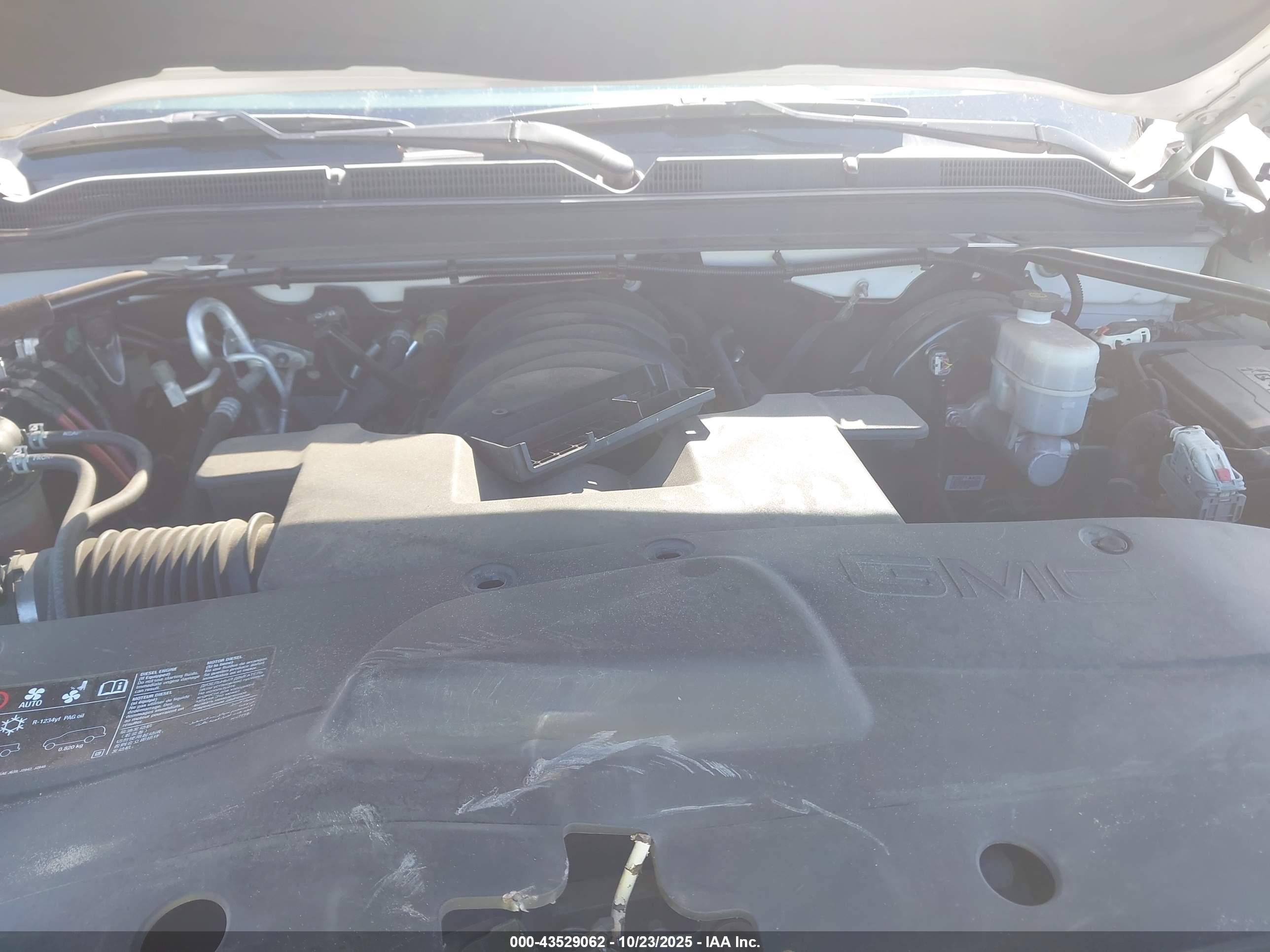 GMC YUKON image 10