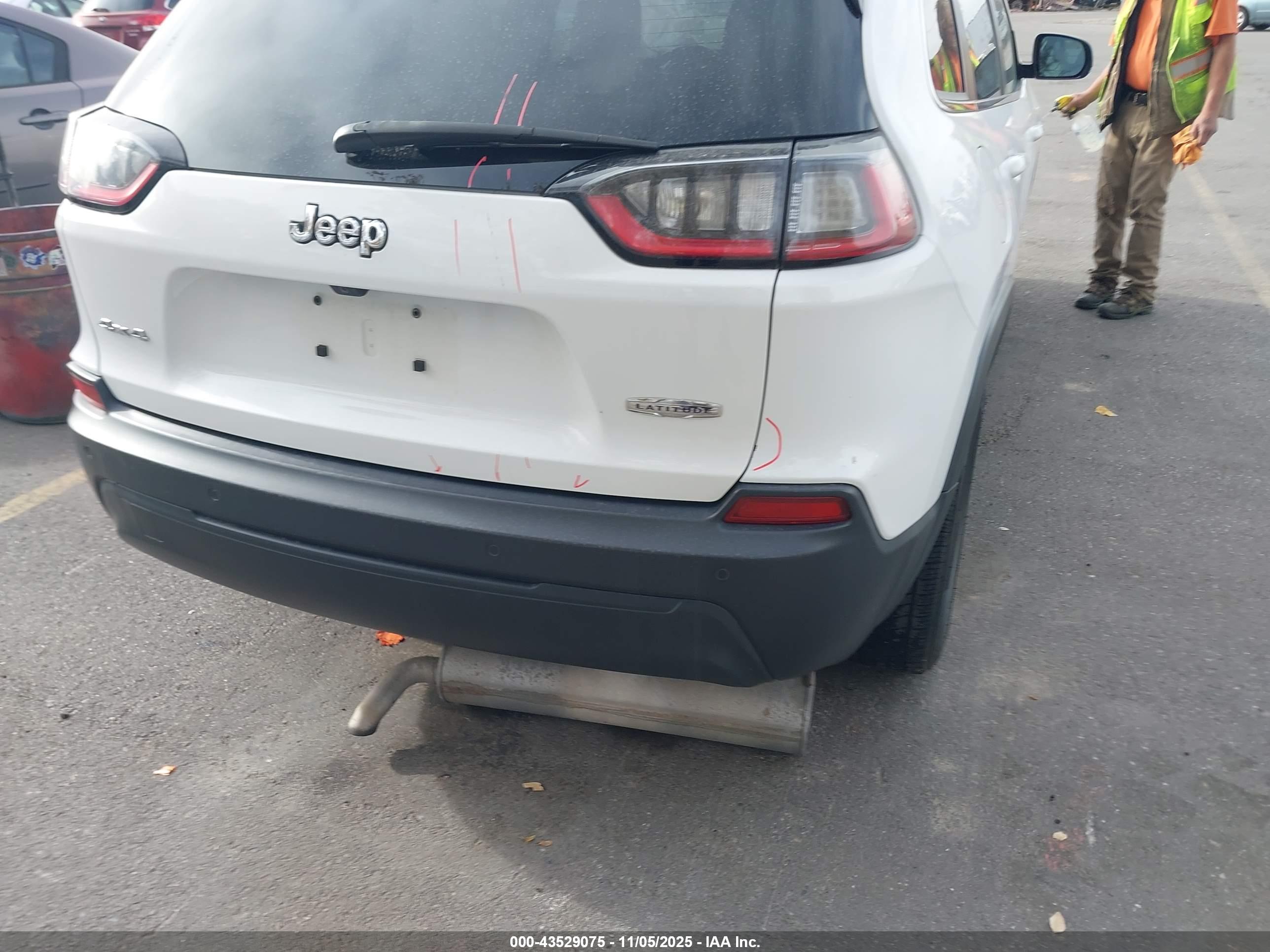 JEEP CHEROKEE image 6