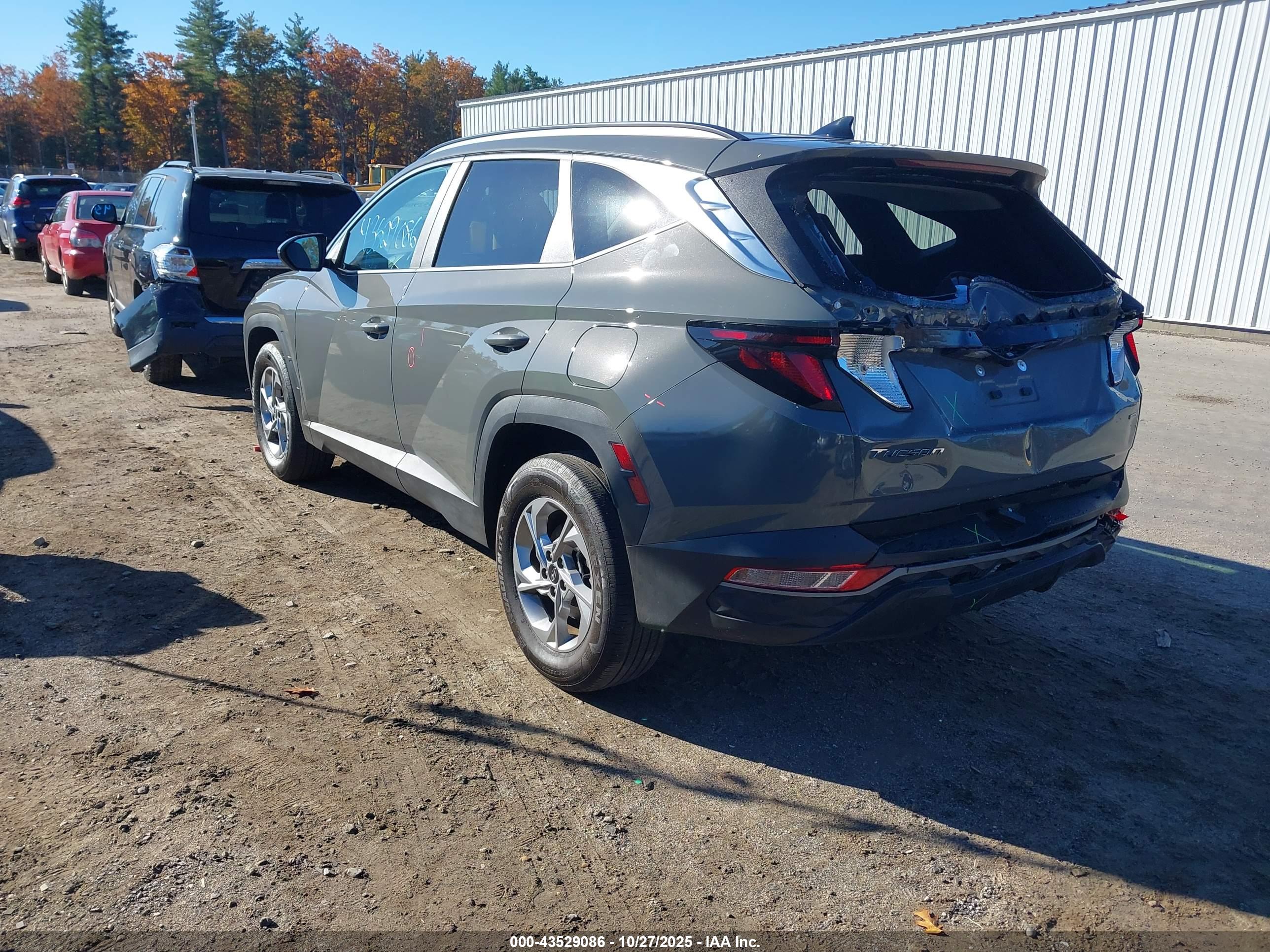 HYUNDAI TUCSON image 3