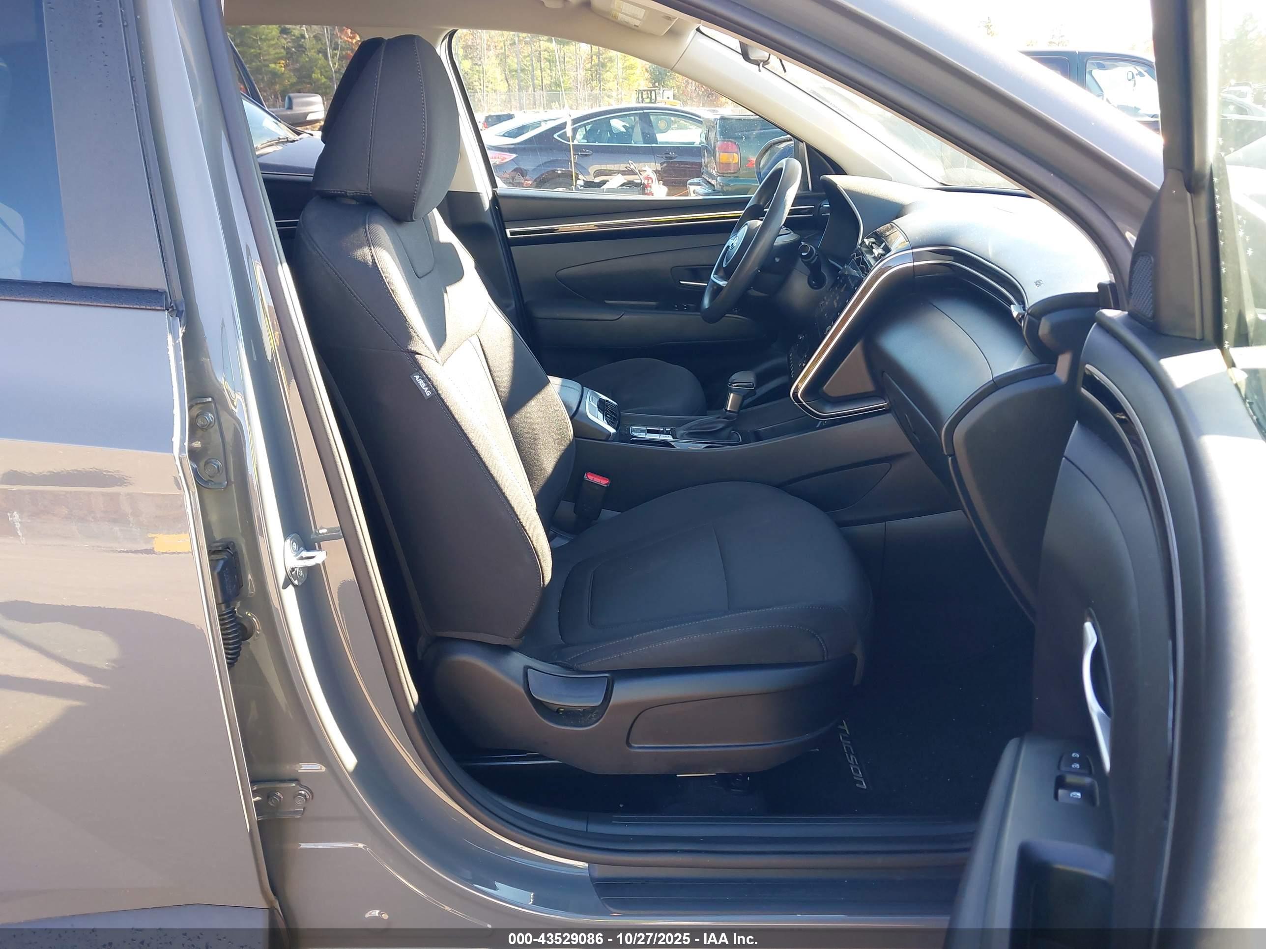 HYUNDAI TUCSON image 5