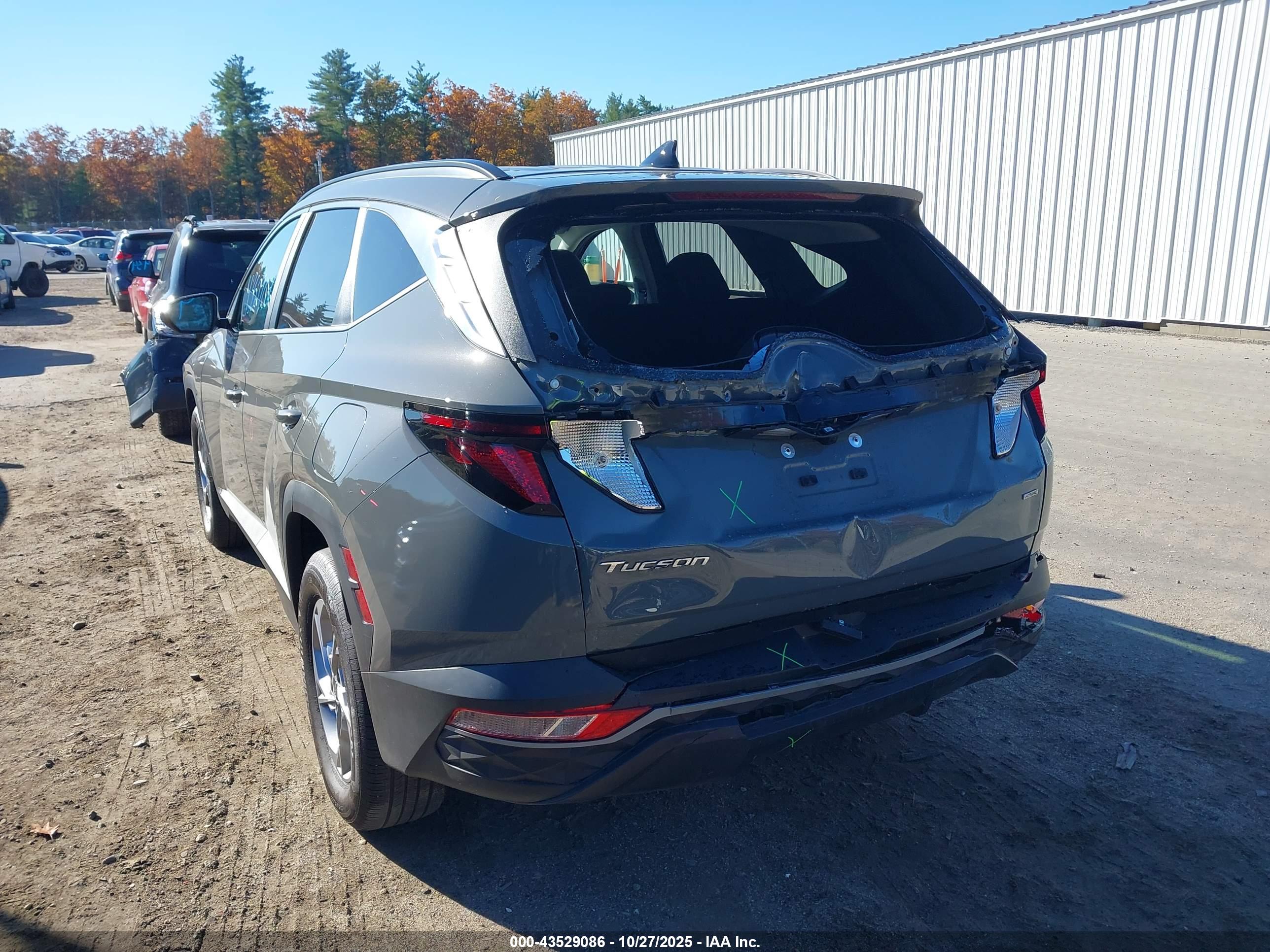 HYUNDAI TUCSON image 6