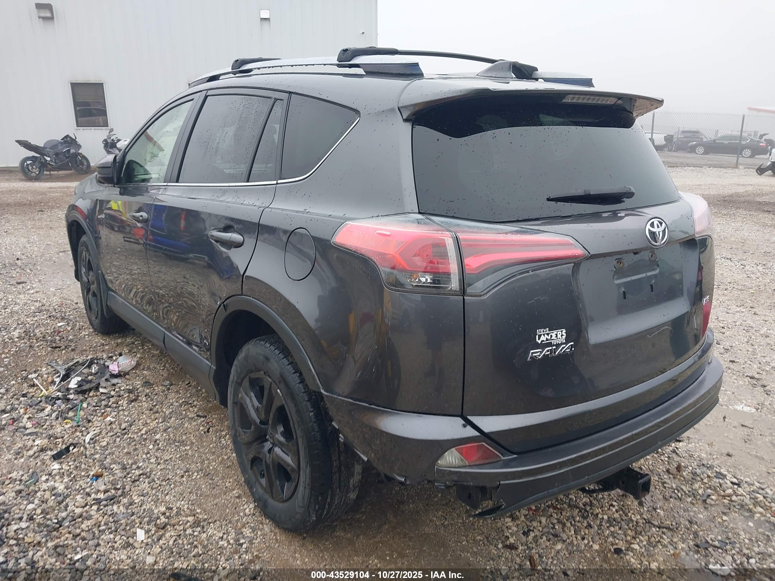 TOYOTA RAV4 image 3