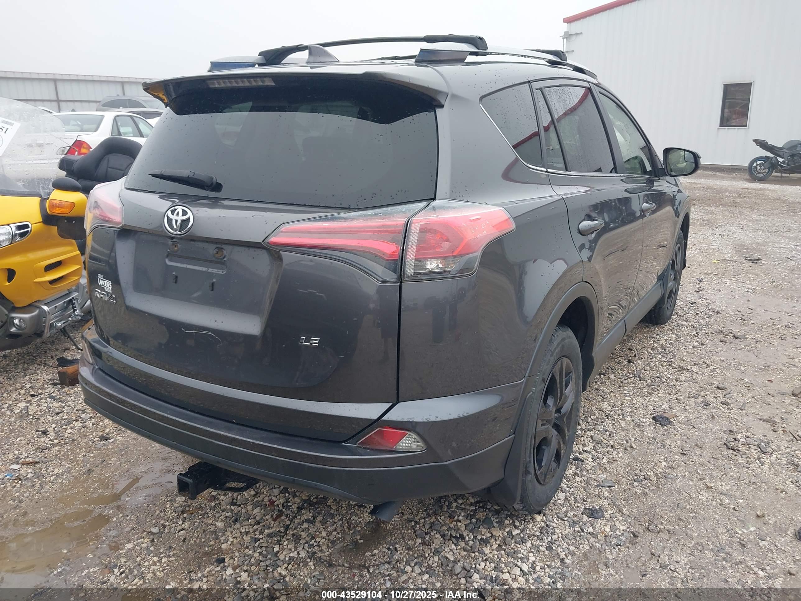 TOYOTA RAV4 image 4