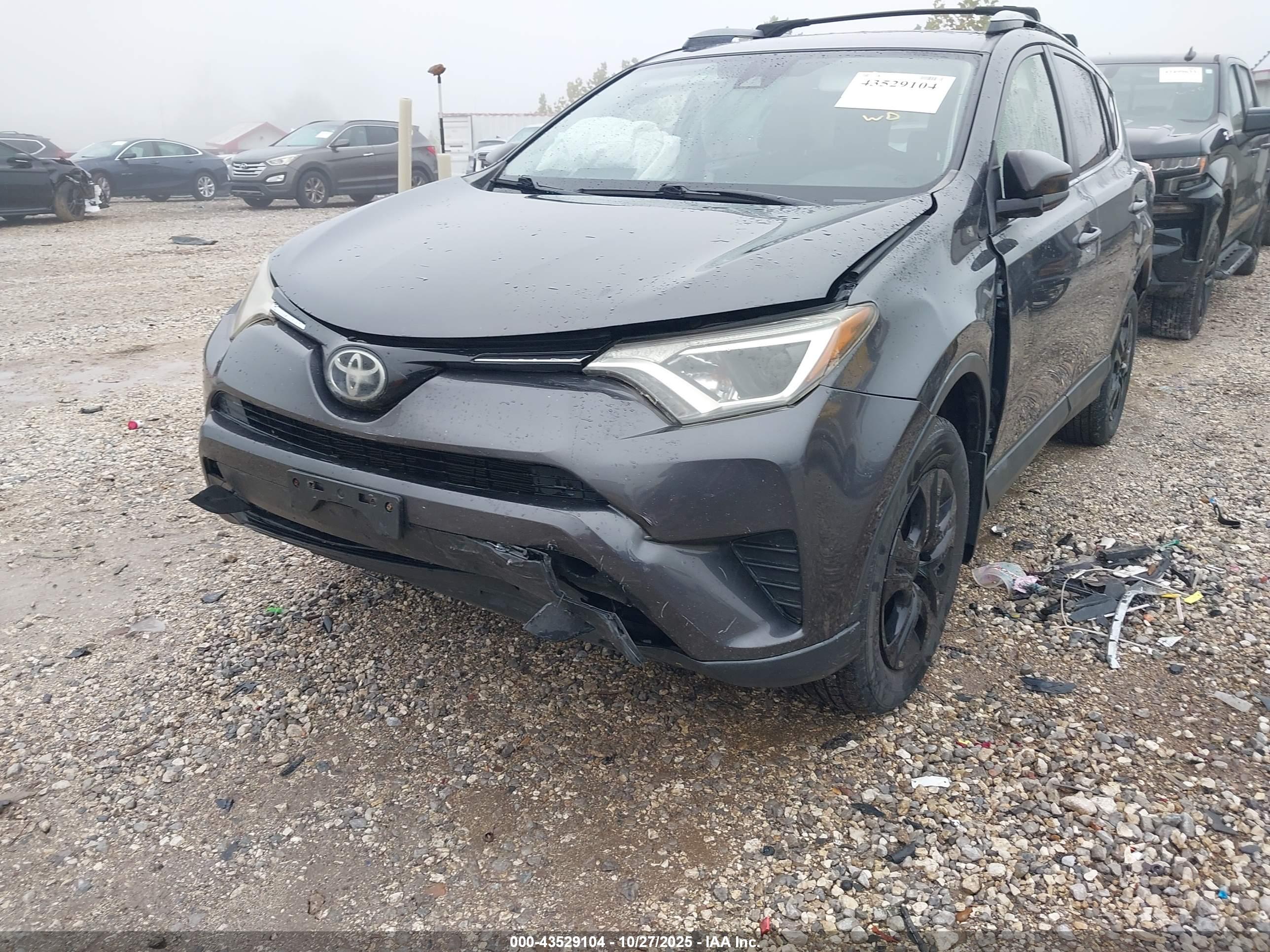 TOYOTA RAV4 image 6