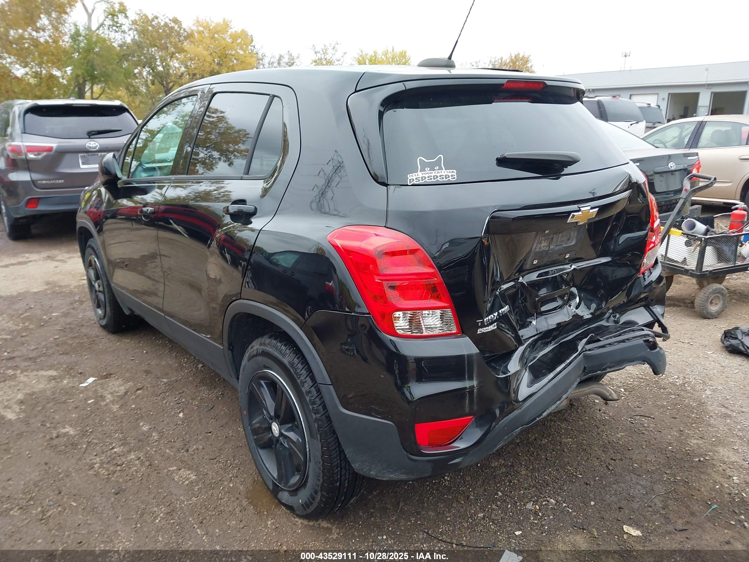 CHEVROLET TRAX image 3