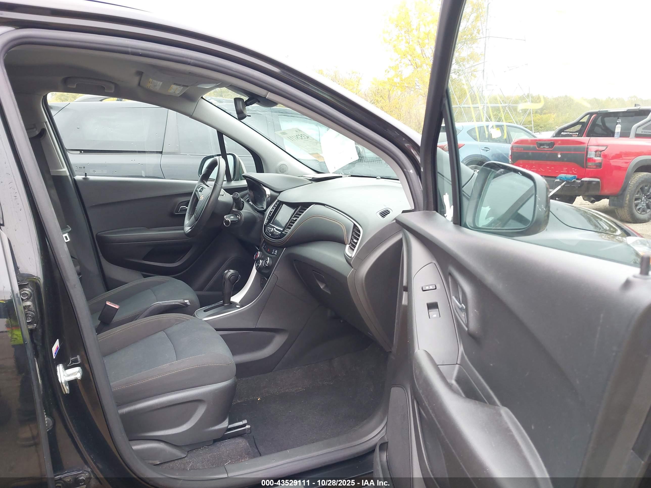 CHEVROLET TRAX image 5