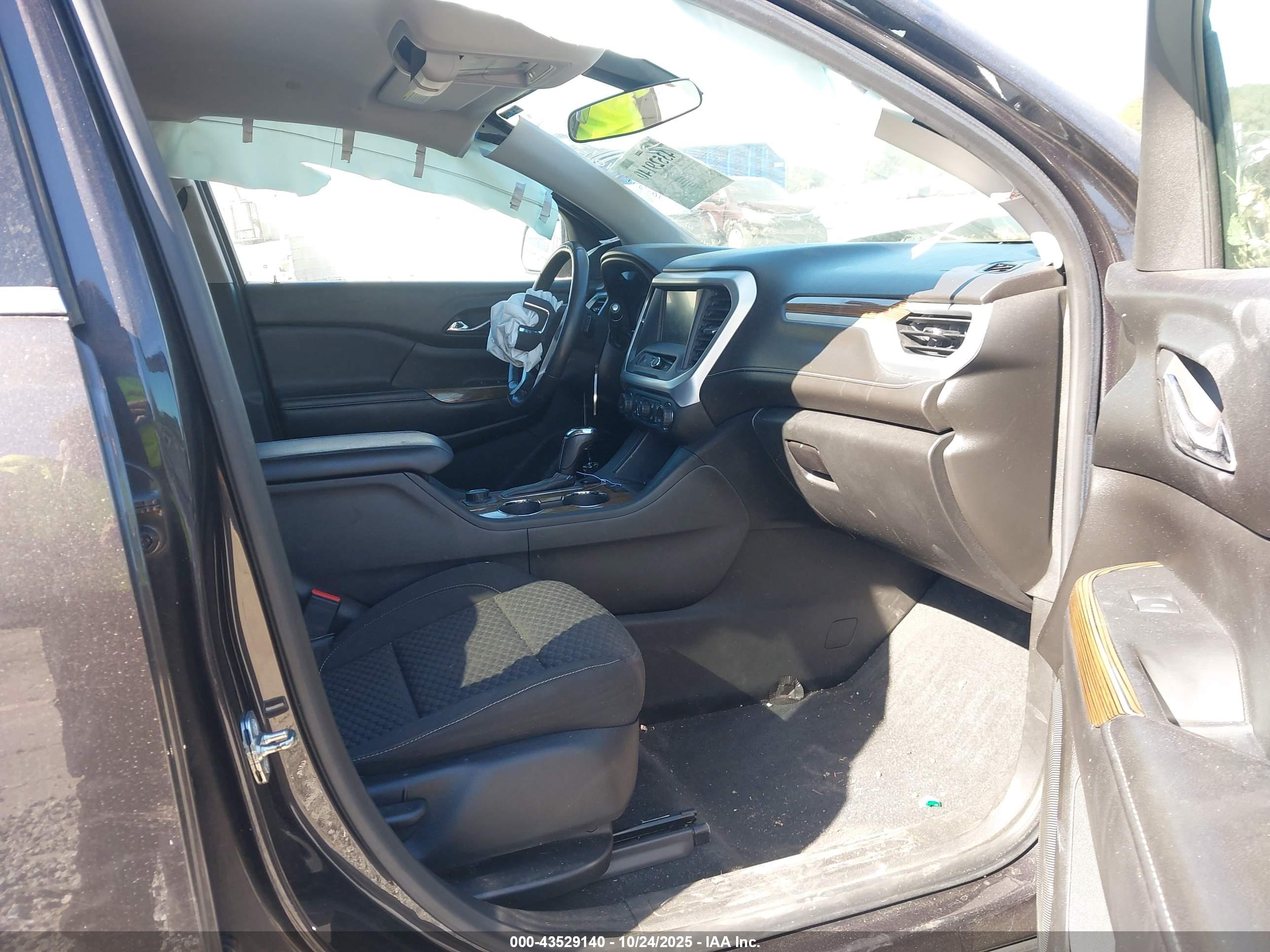 GMC ACADIA image 5
