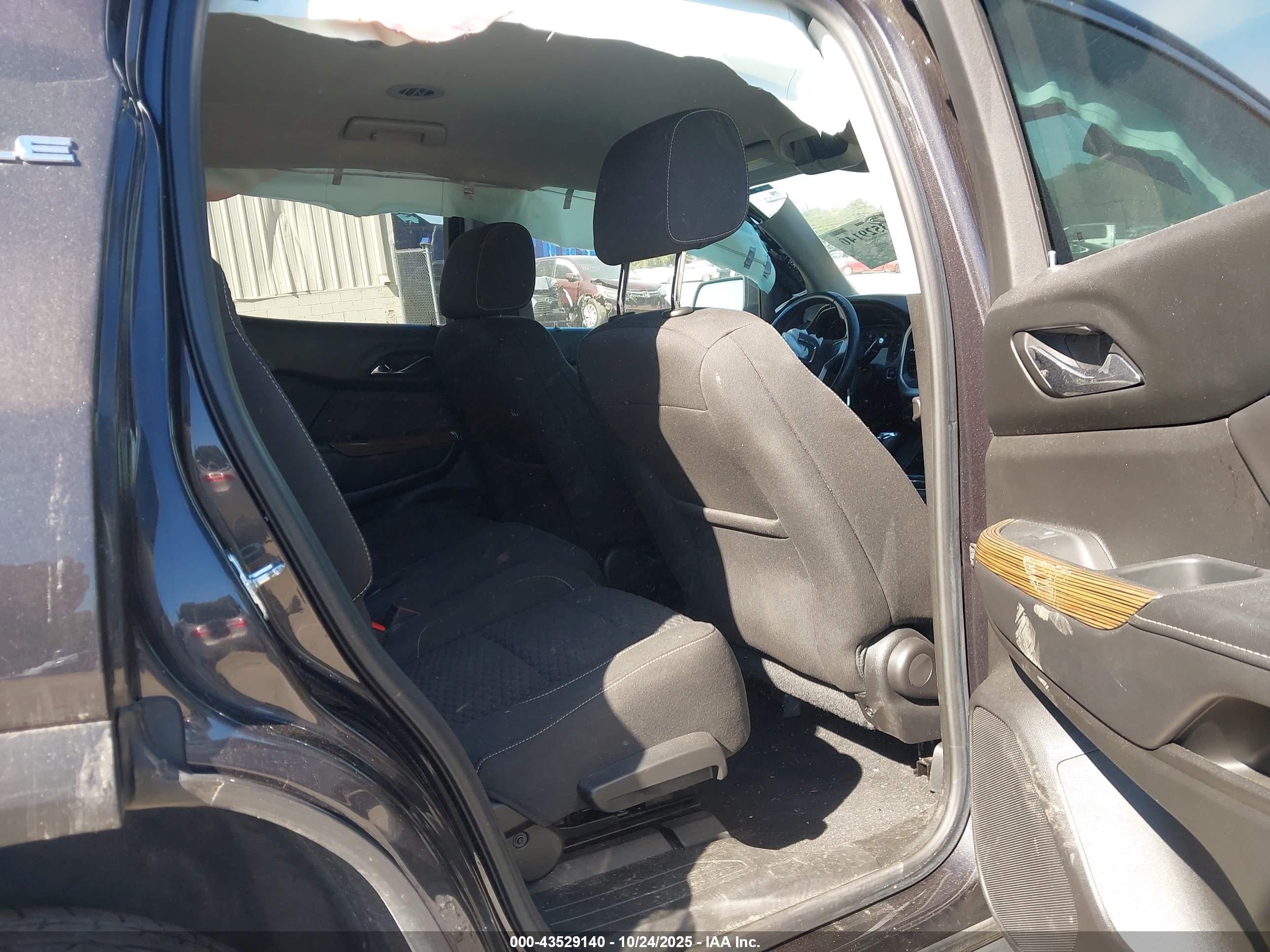 GMC ACADIA image 8