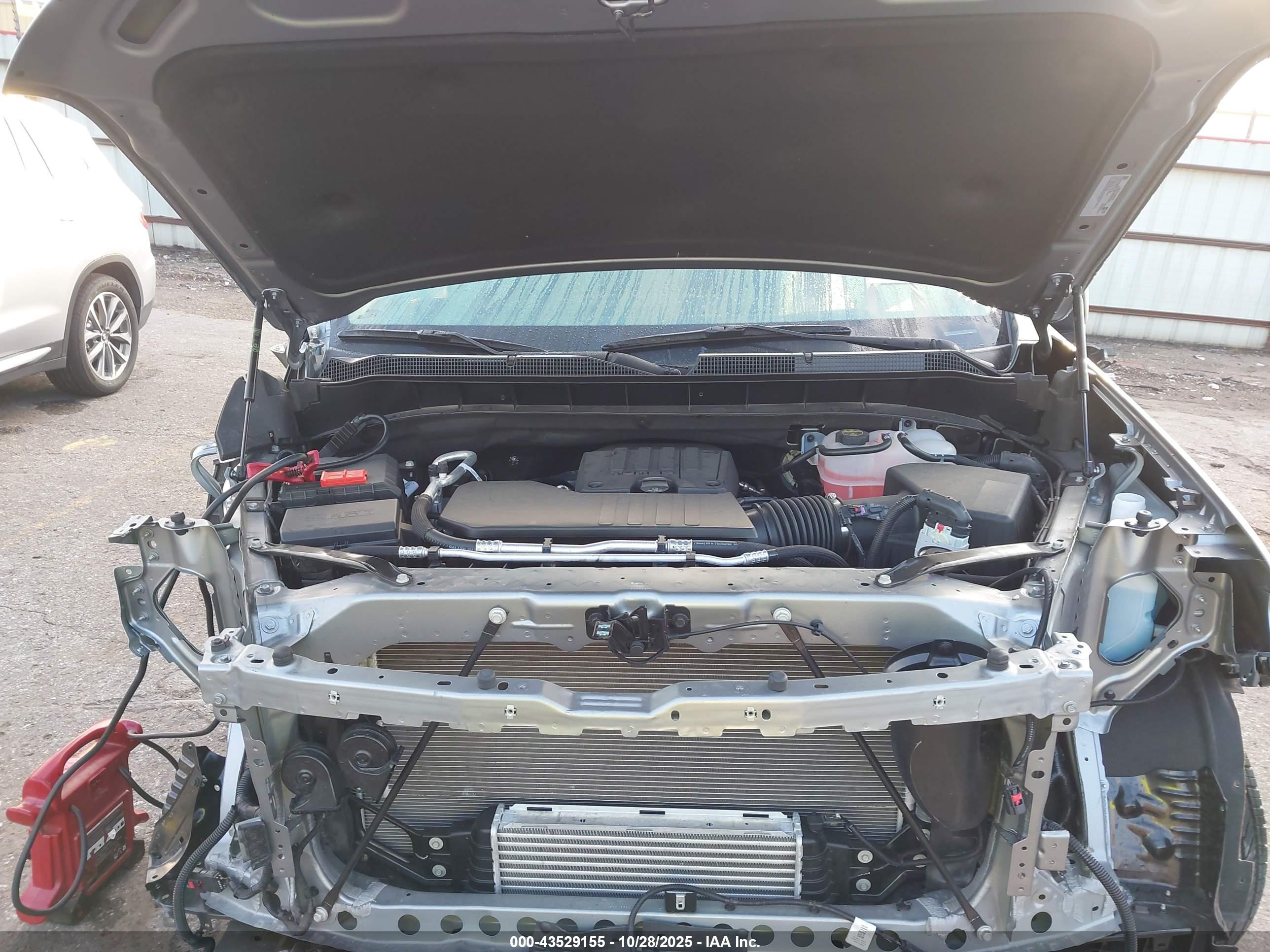 CHEVROLET SILVERADO image 10