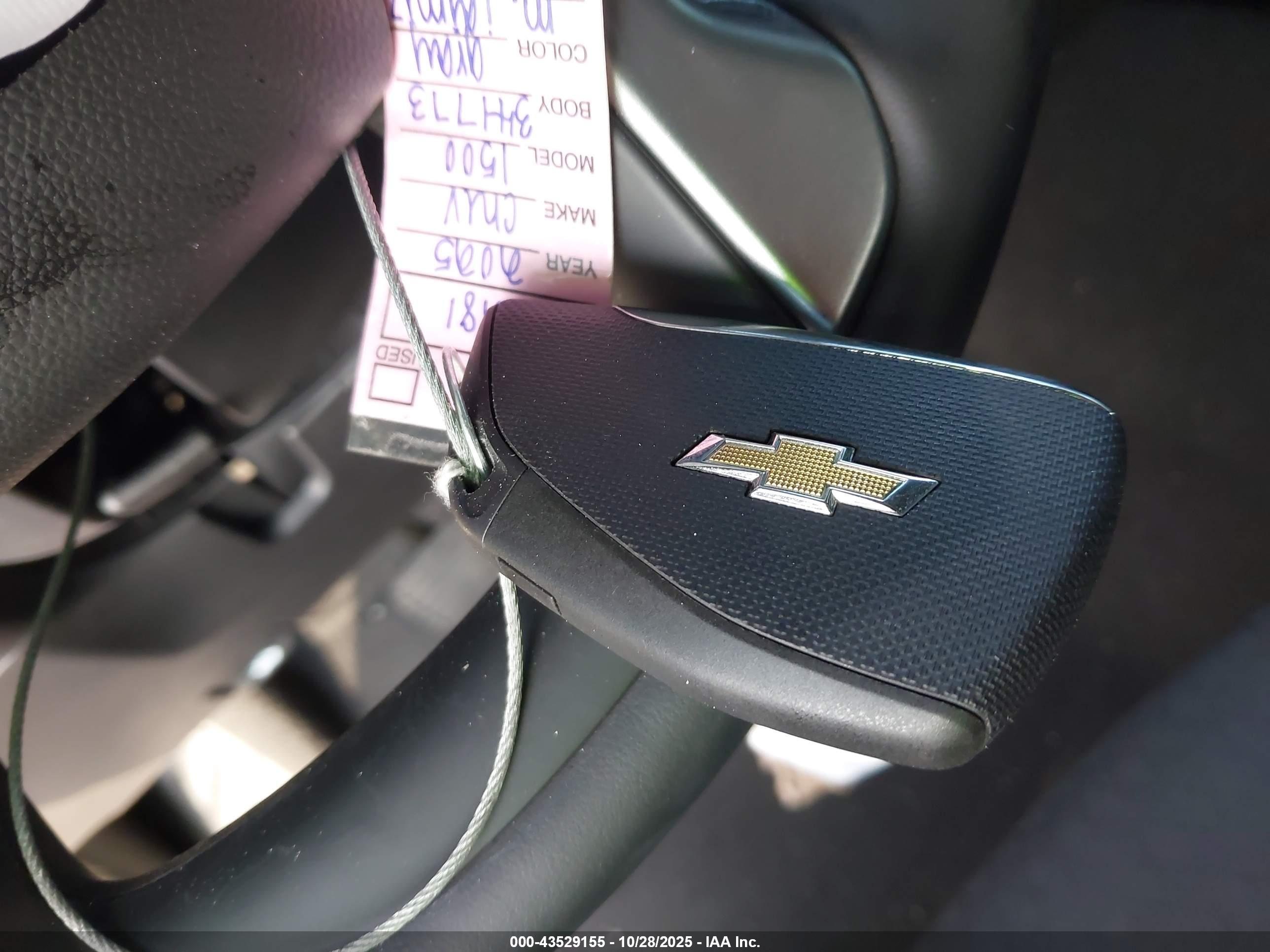 CHEVROLET SILVERADO image 11