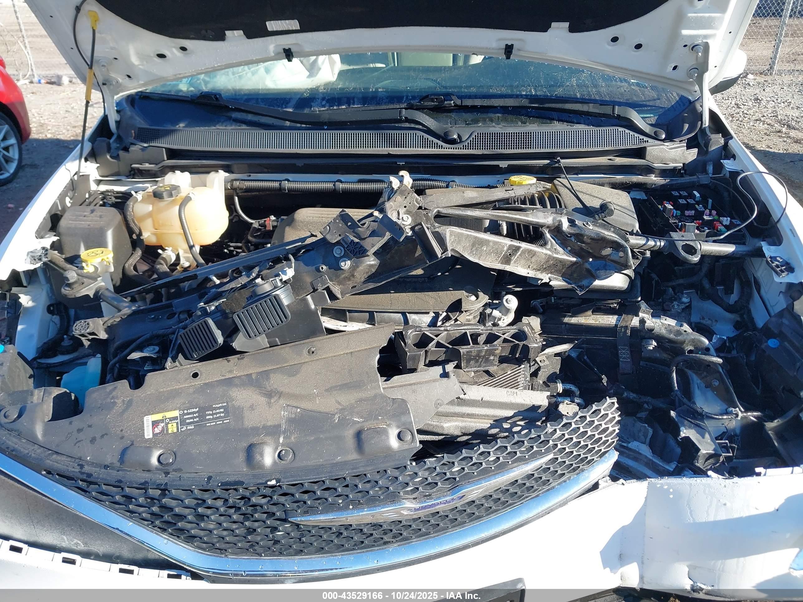 CHRYSLER PACIFICA image 10